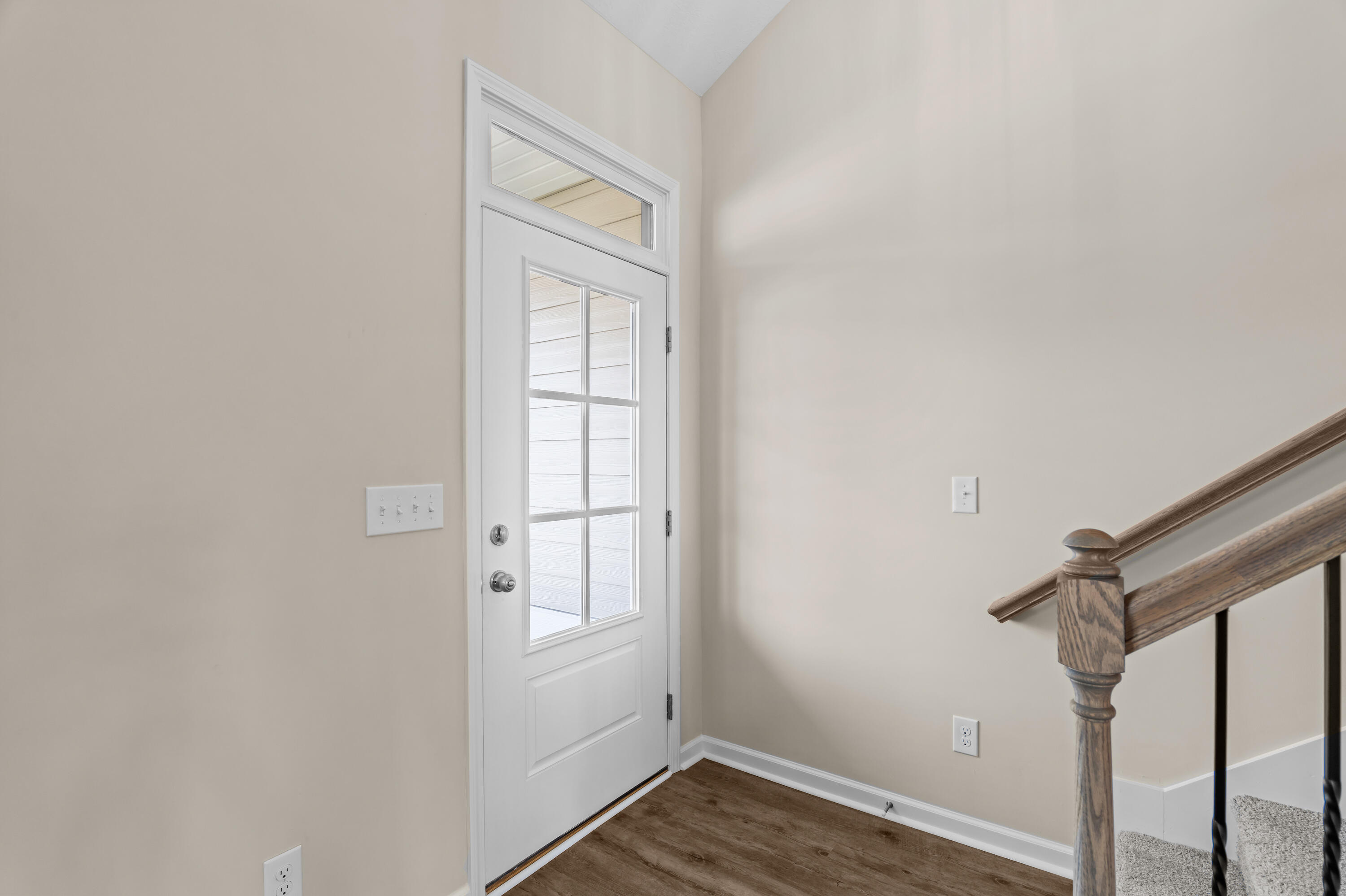 210 Dublin Loop Property Photo 4