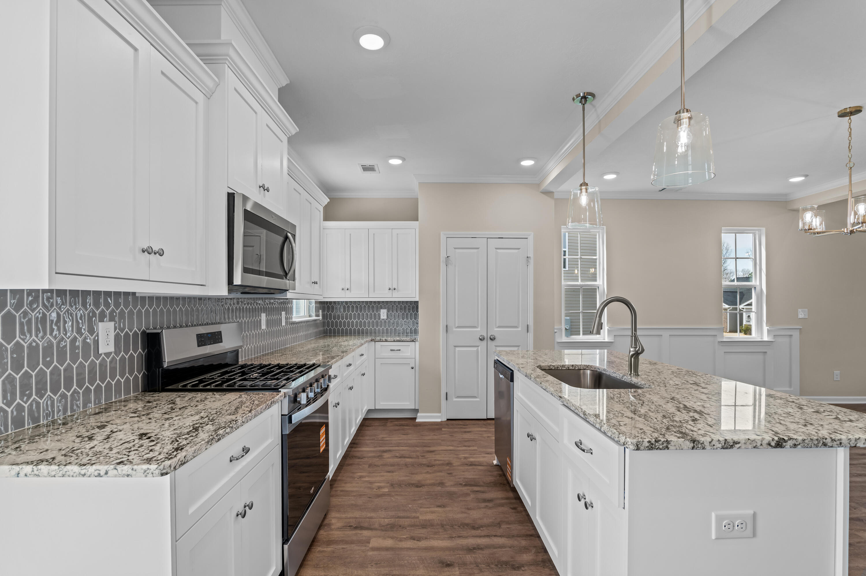 210 Dublin Loop Property Photo 8