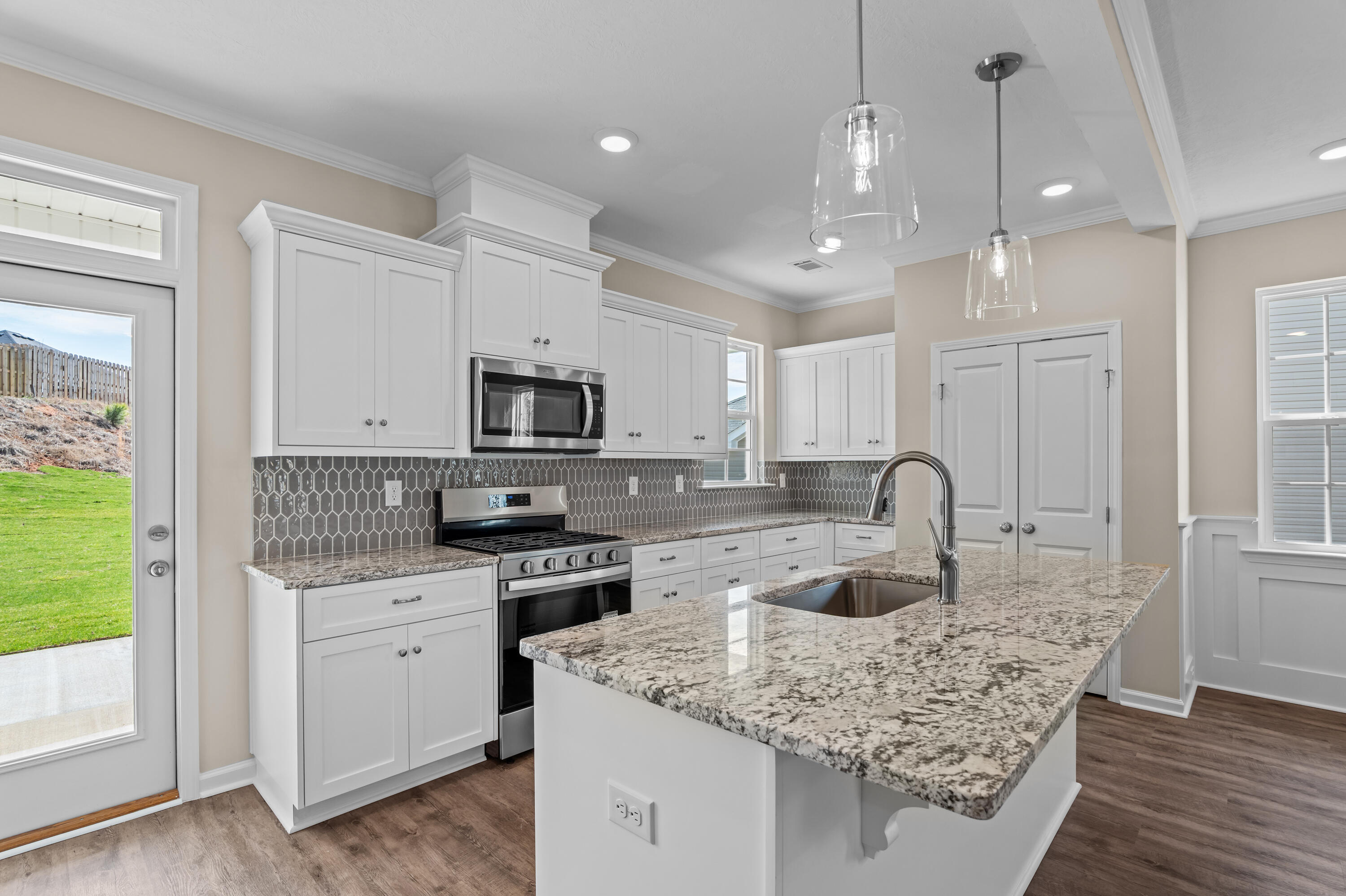 210 Dublin Loop Property Photo 11