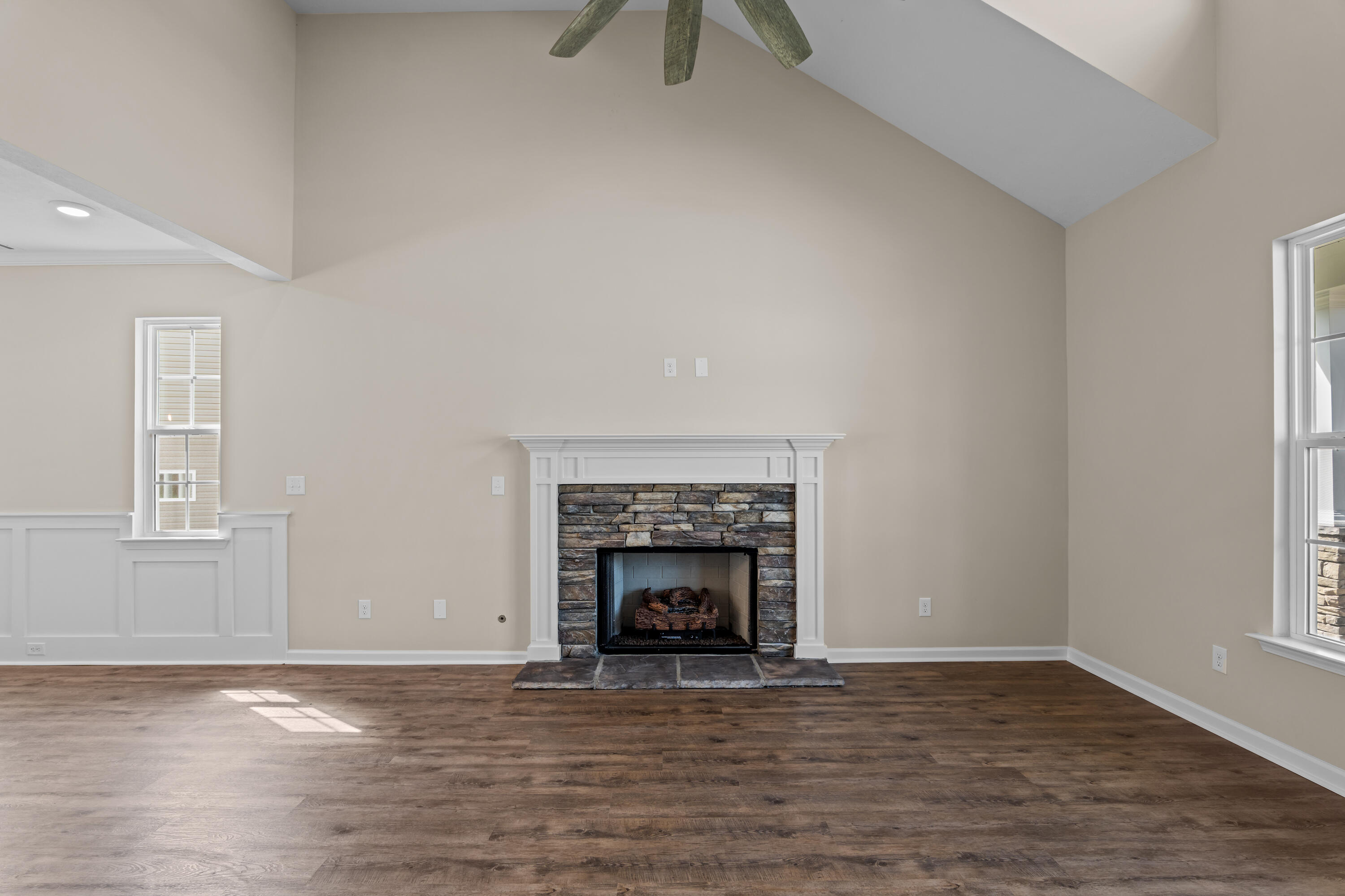 210 Dublin Loop Property Photo 18