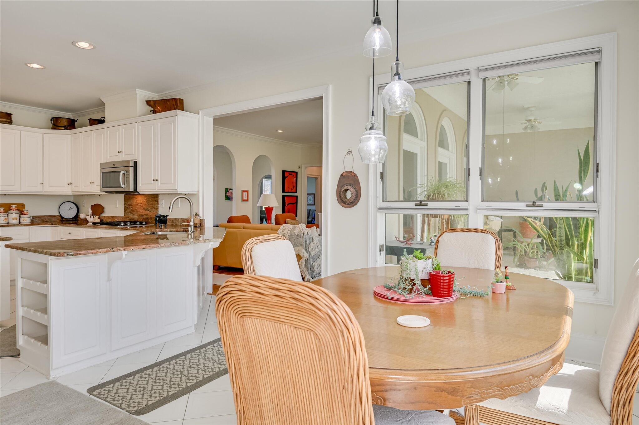 4234 Riverside Drive Property Photo 12