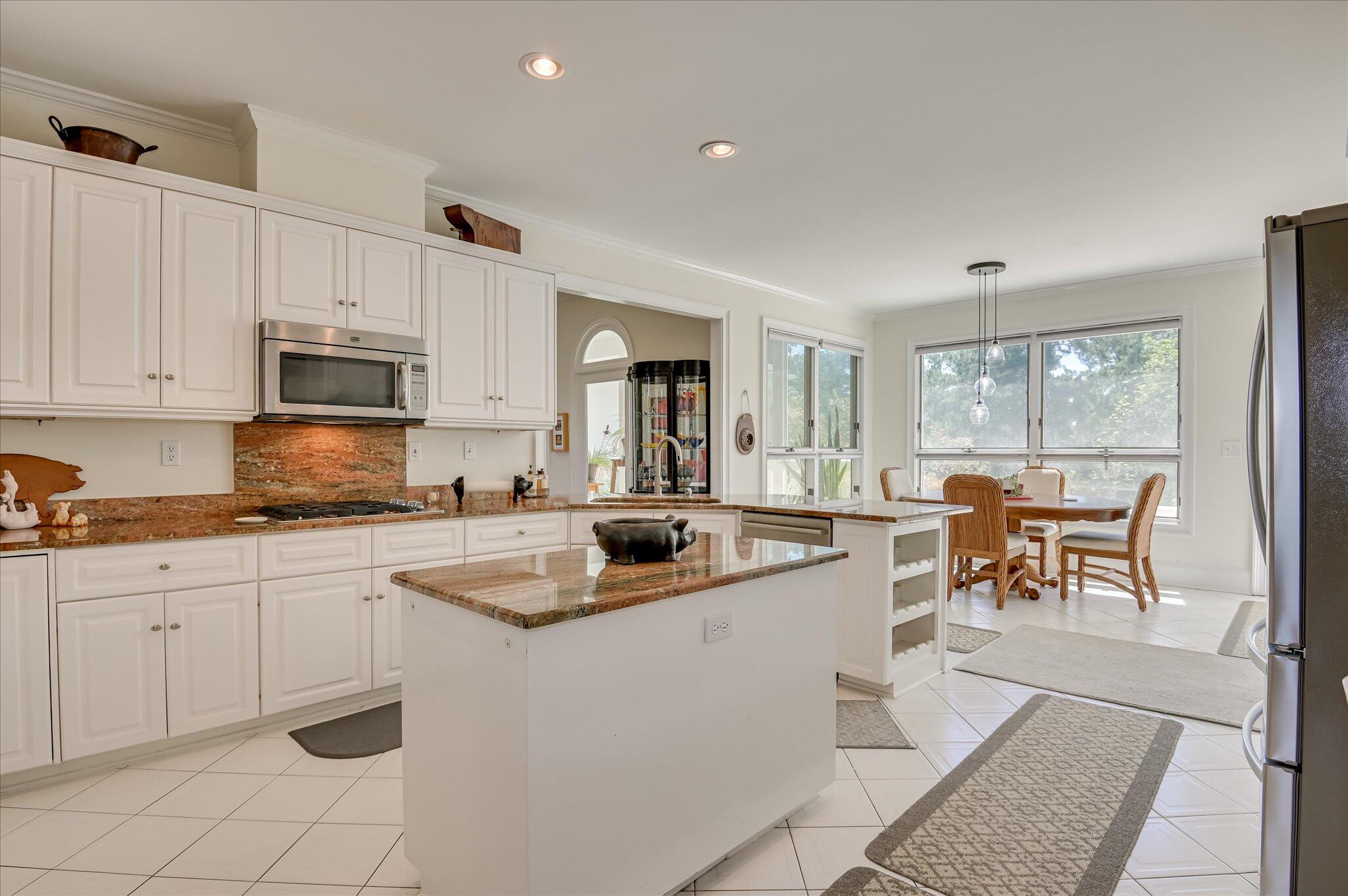 4234 Riverside Drive Property Photo 15