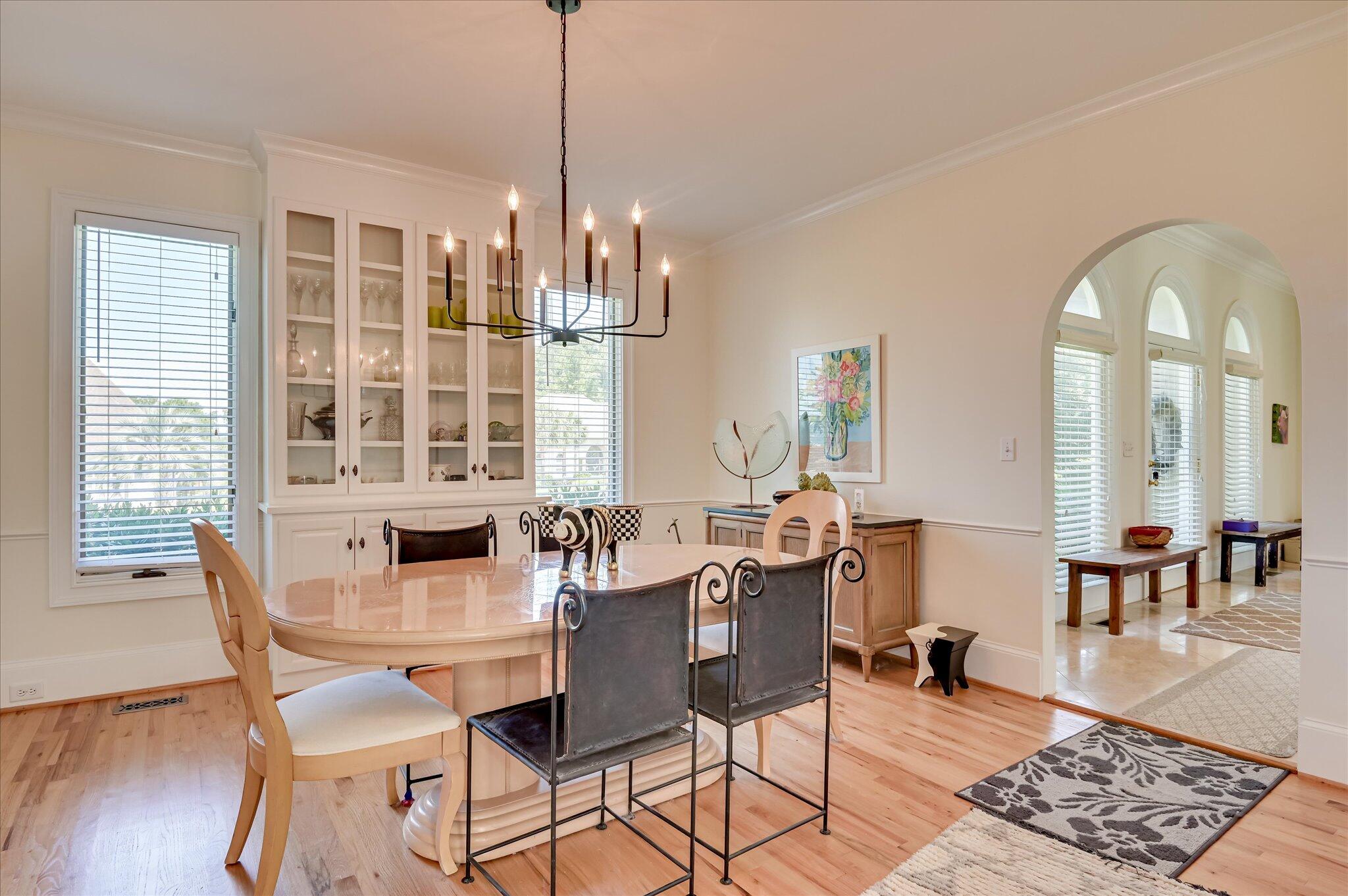 4234 Riverside Drive Property Photo 16