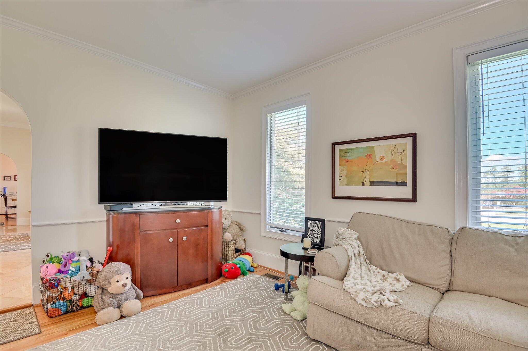 4234 Riverside Drive Property Photo 18