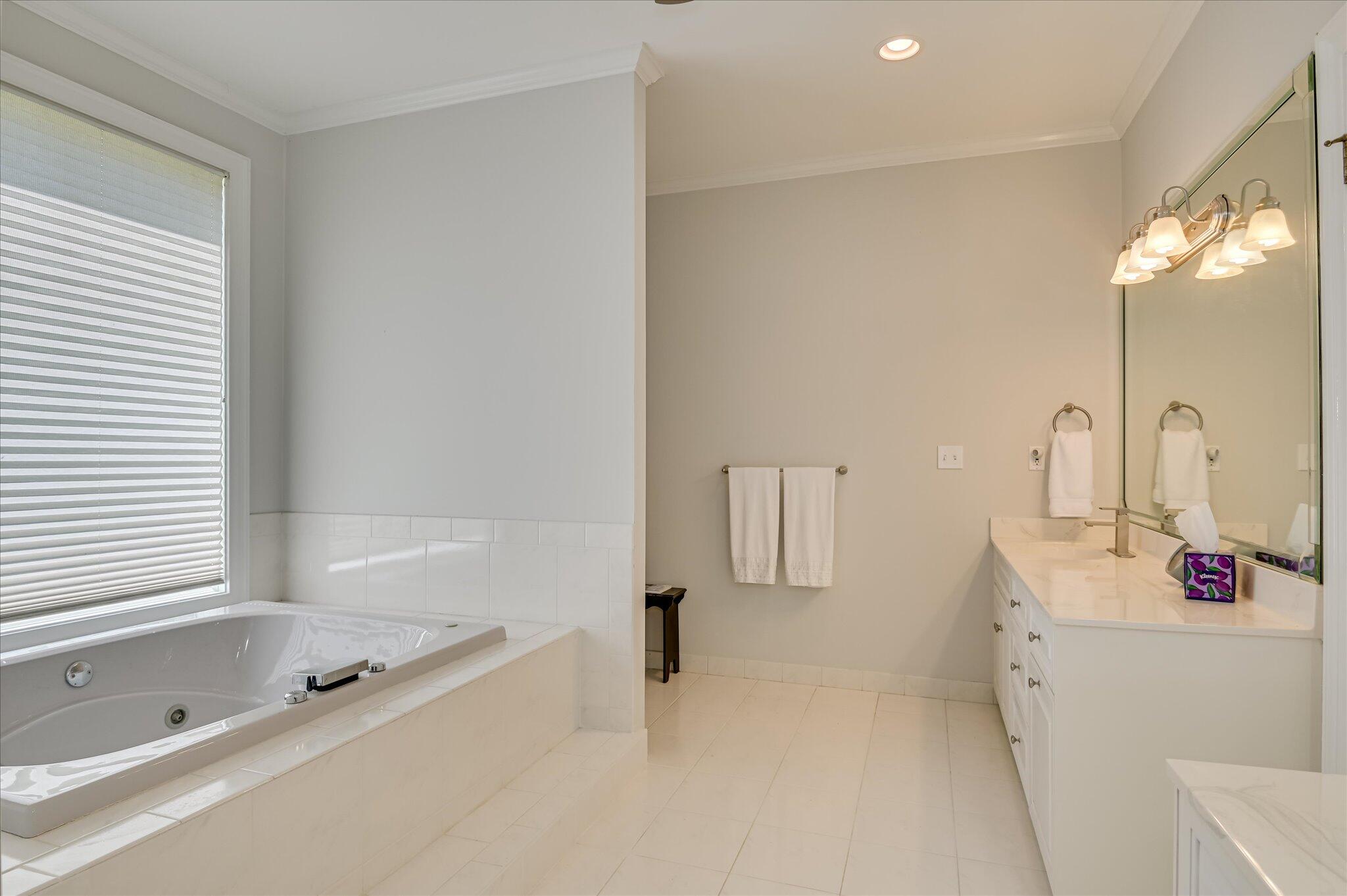 4234 Riverside Drive Property Photo 23