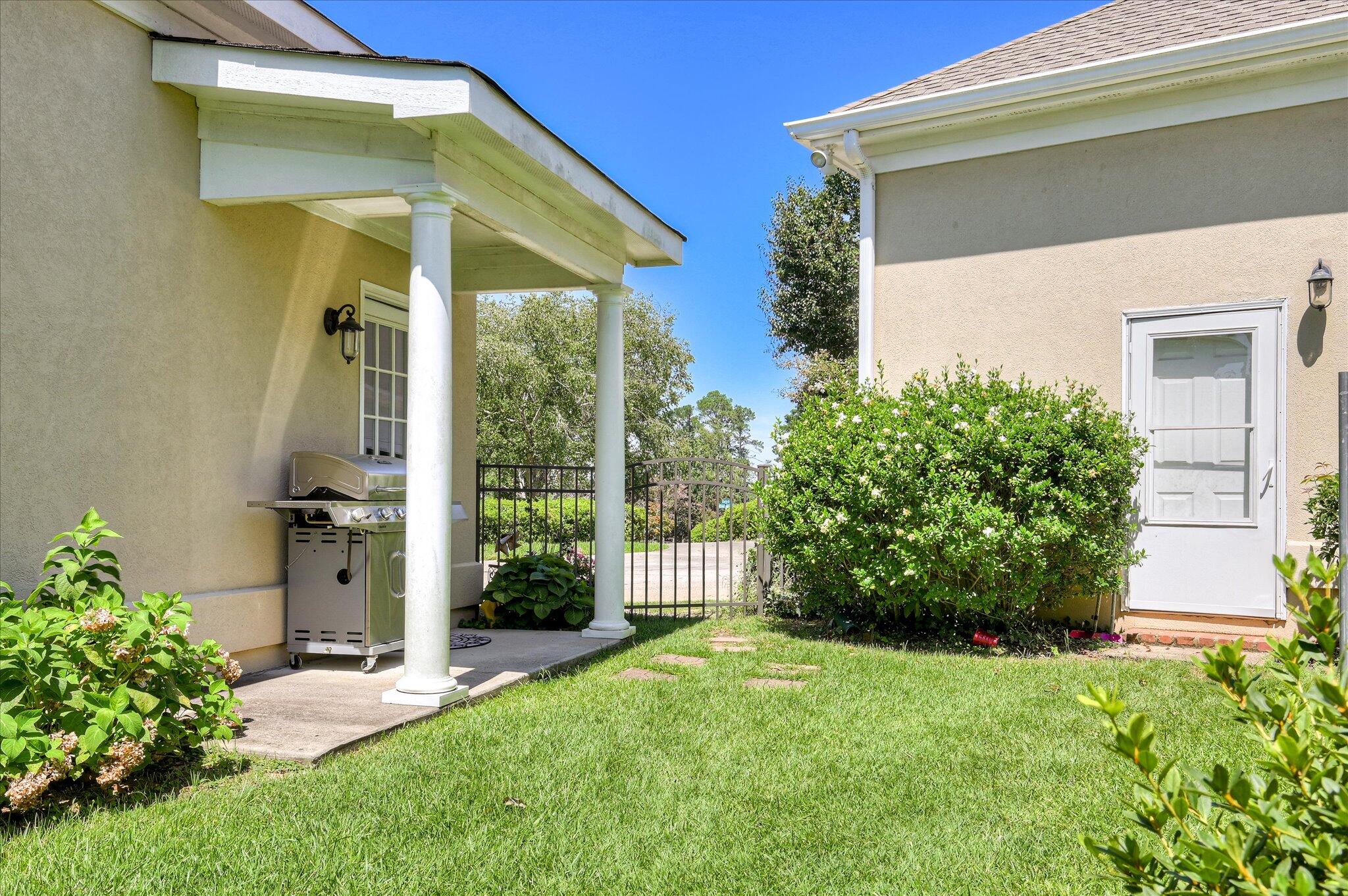 4234 Riverside Drive Property Photo 28