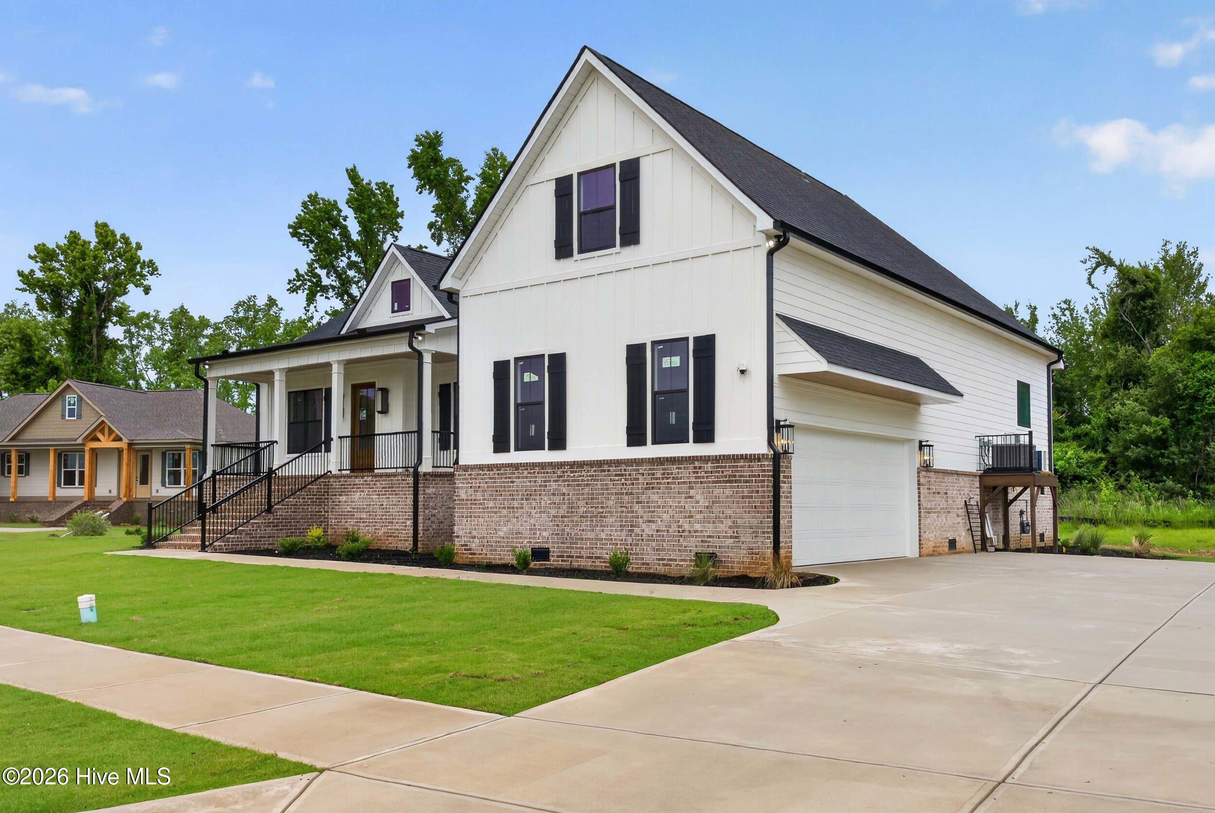 1504 Satilla Place Property Photo 3