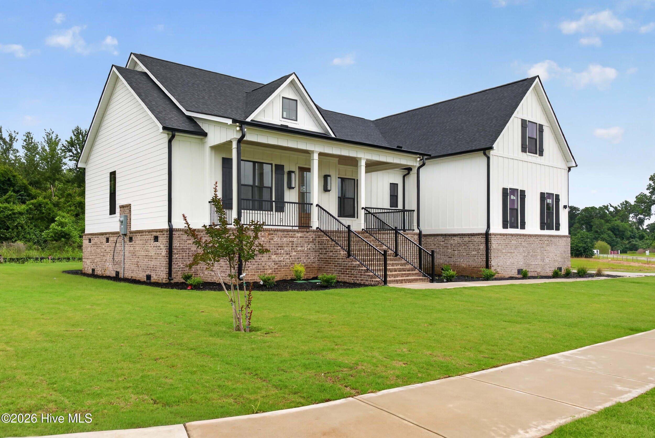 1504 Satilla Place Property Photo 4