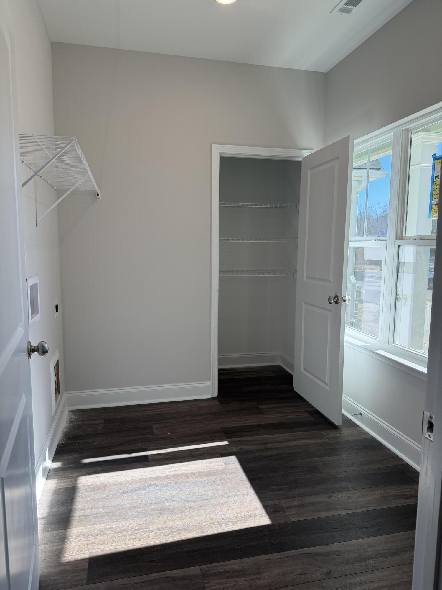 1302 Elias Station Property Photo 3