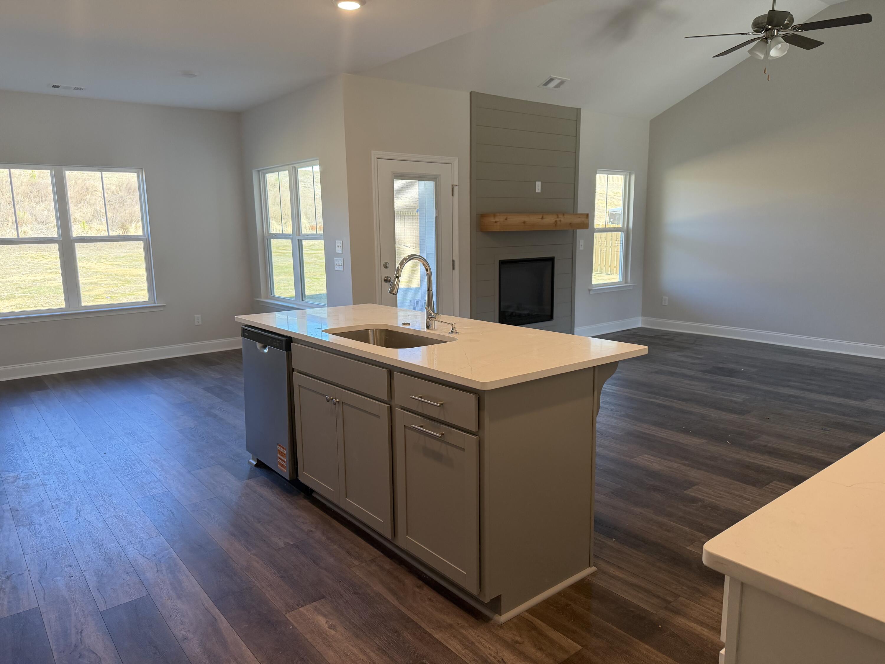 1302 Elias Station Property Photo 20