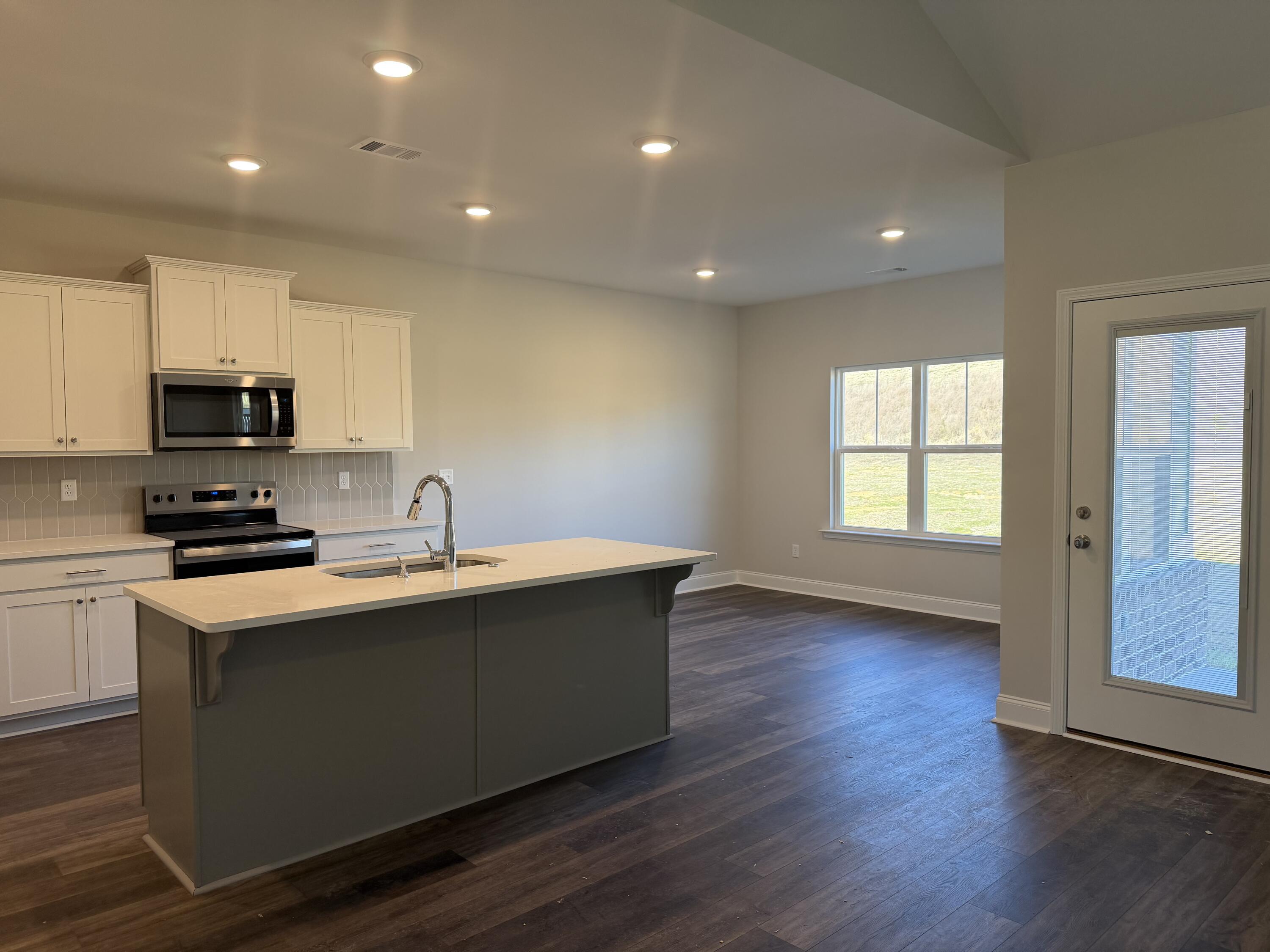 1302 Elias Station Property Photo 25