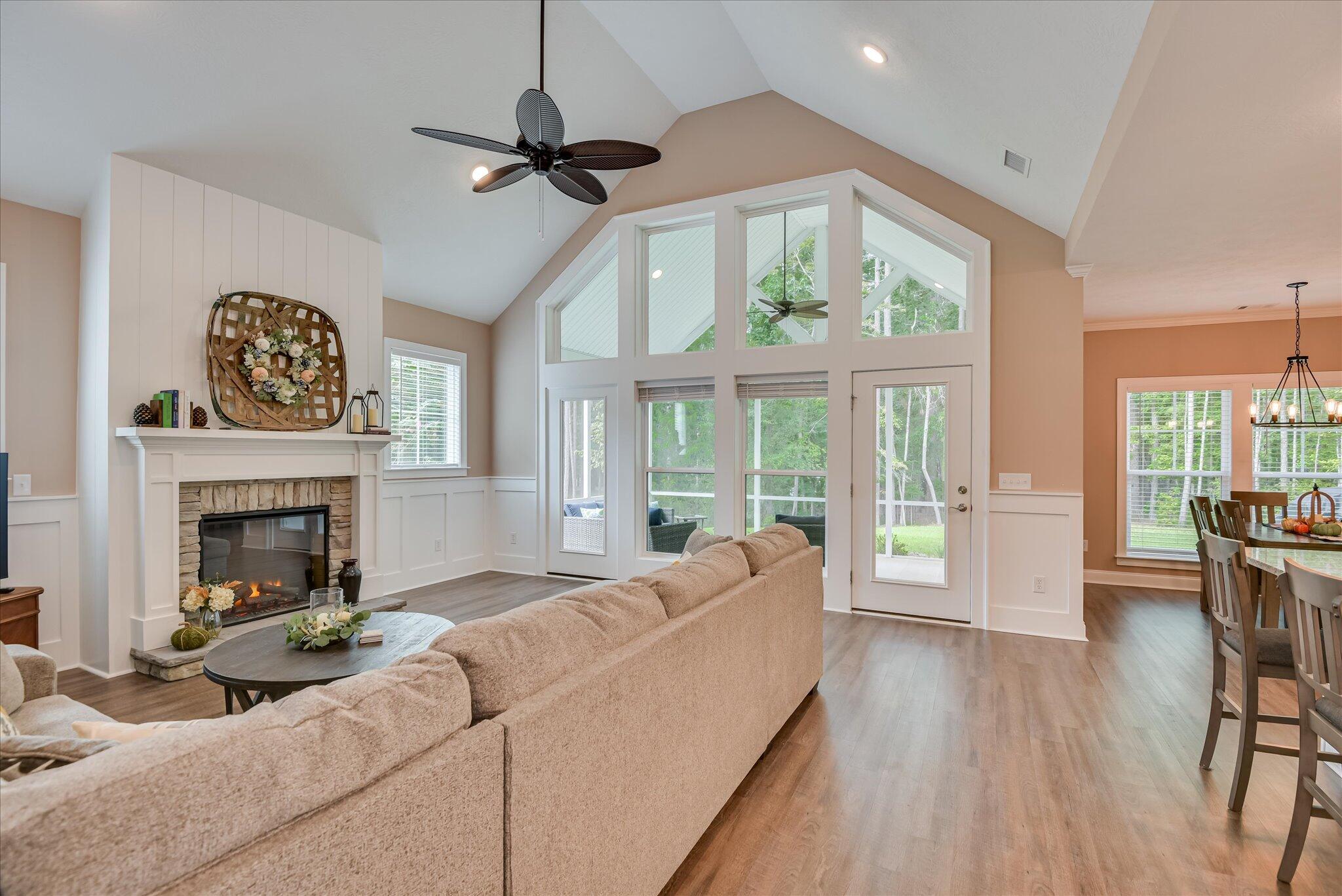 105 Stonebridge Loop Property Photo 7