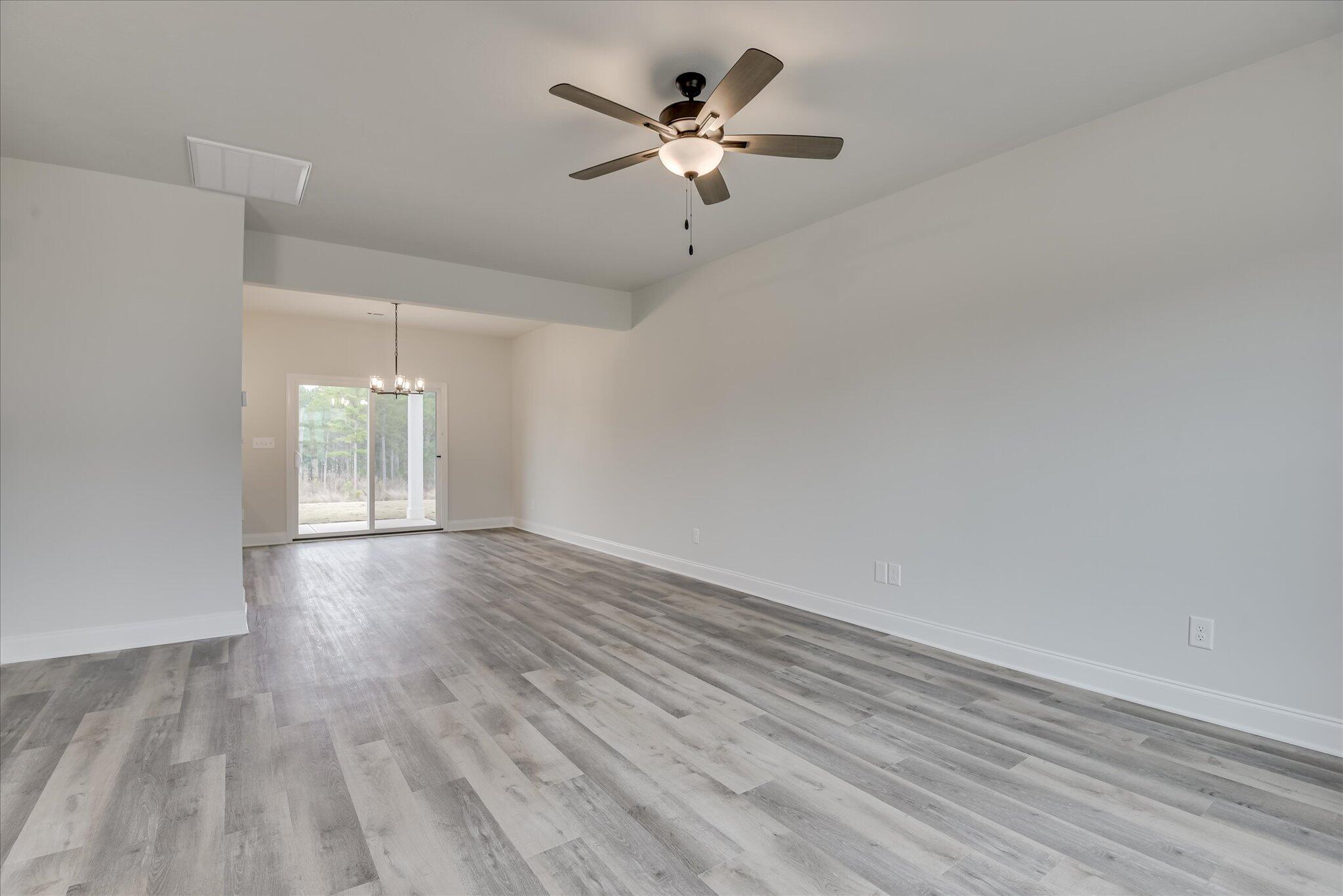 279 Bay Meadows Drive Property Photo 6
