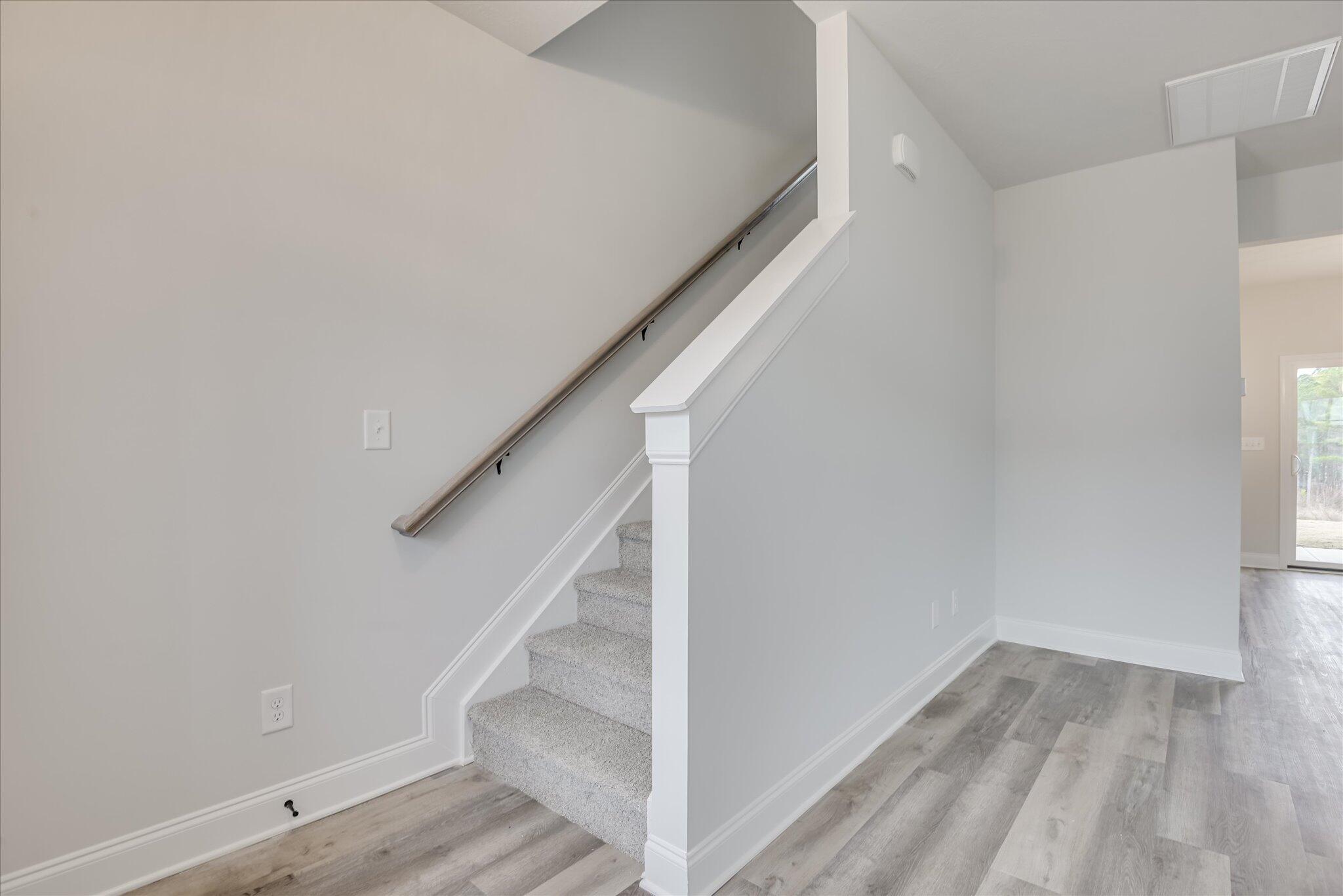 279 Bay Meadows Drive Property Photo 23