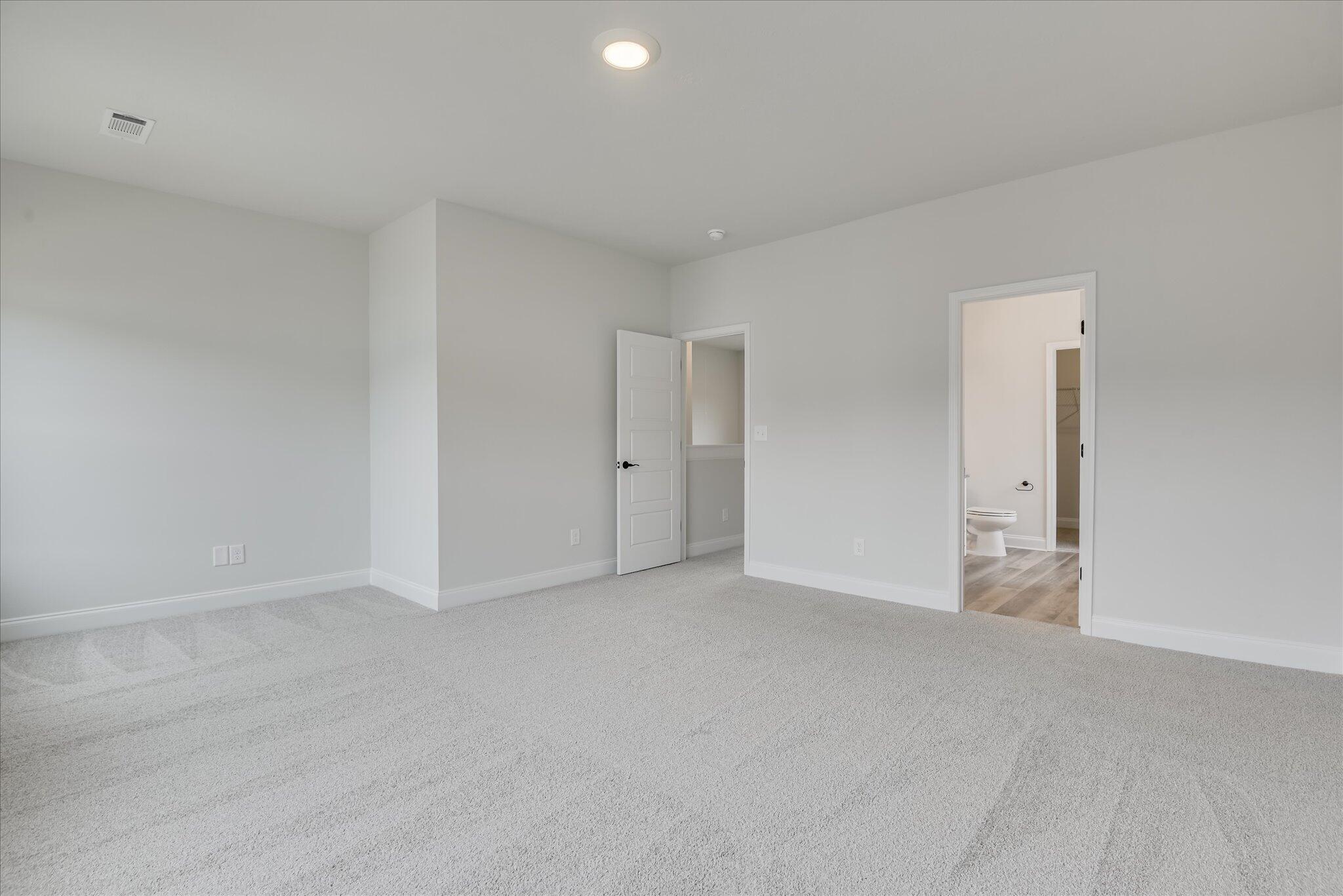 279 Bay Meadows Drive Property Photo 28