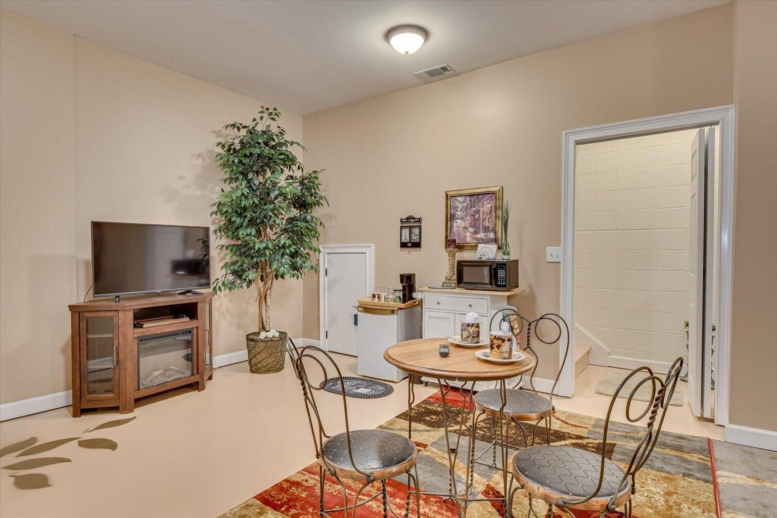 111 Ashland Drive Property Photo 48