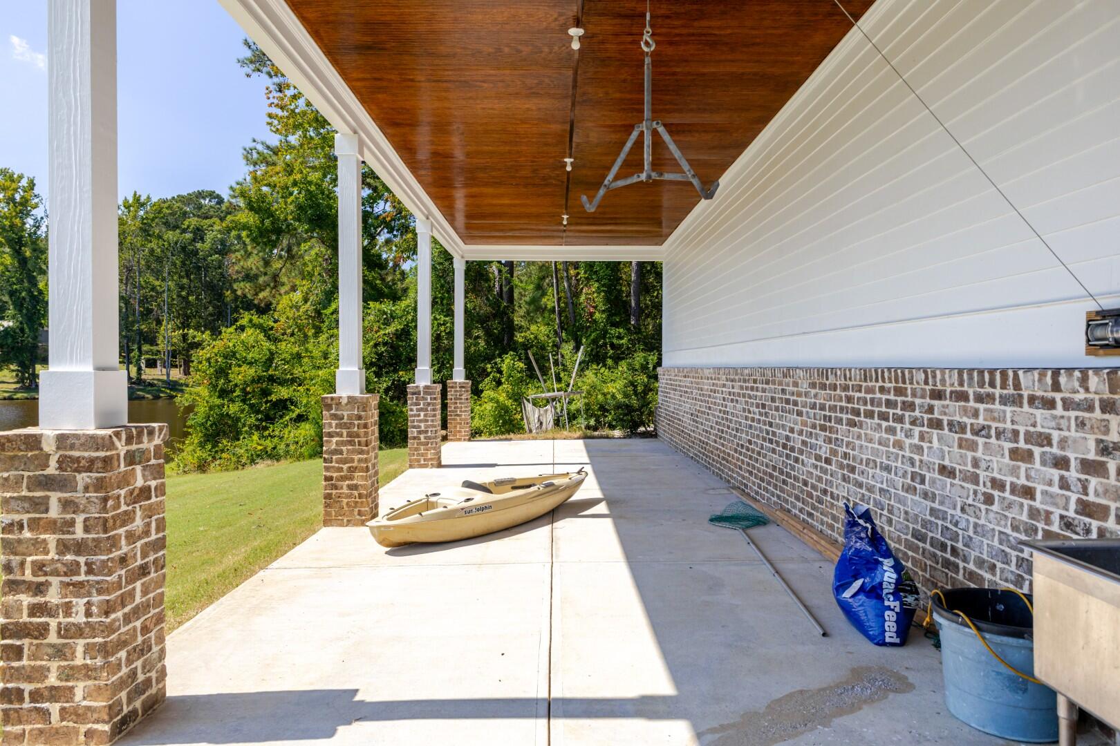 4960 White Oak Road Property Photo 3