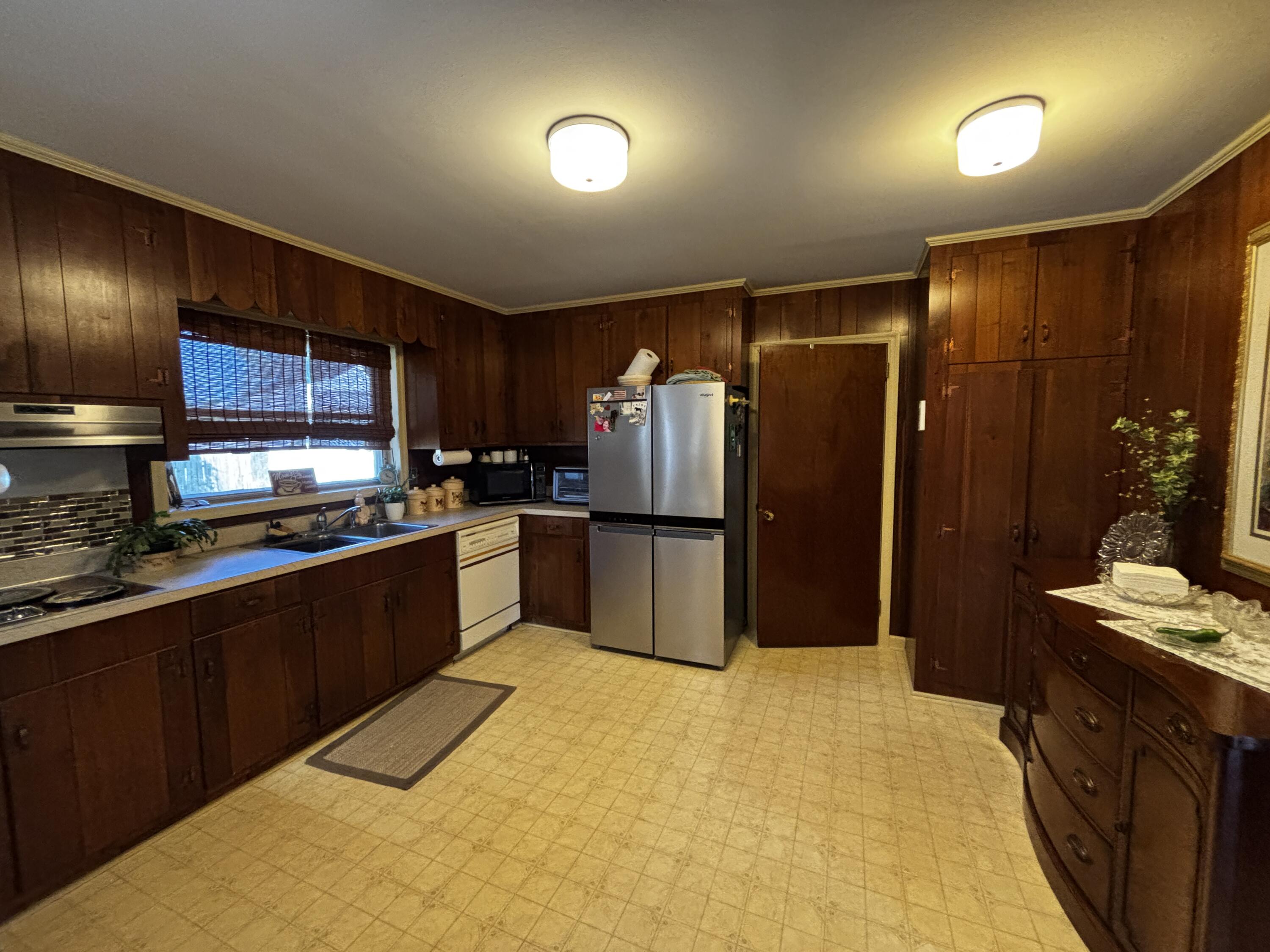 207 Old Thomson Road Property Photo 17