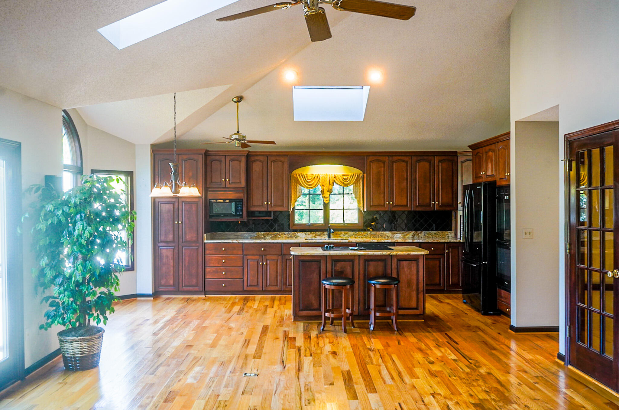 409 Serenity Cove Property Photo 35