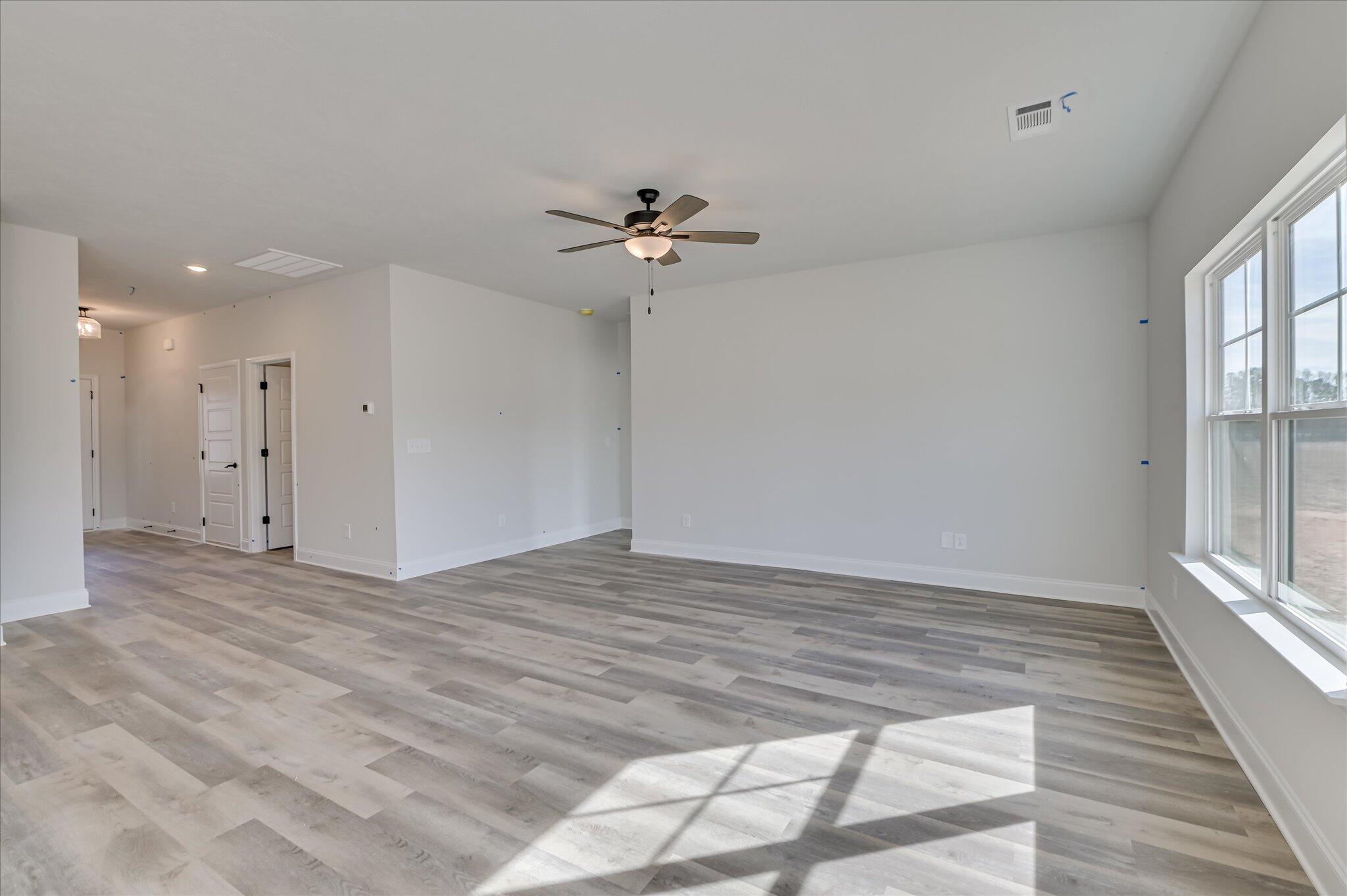 5192 Perennial Run Property Photo 8