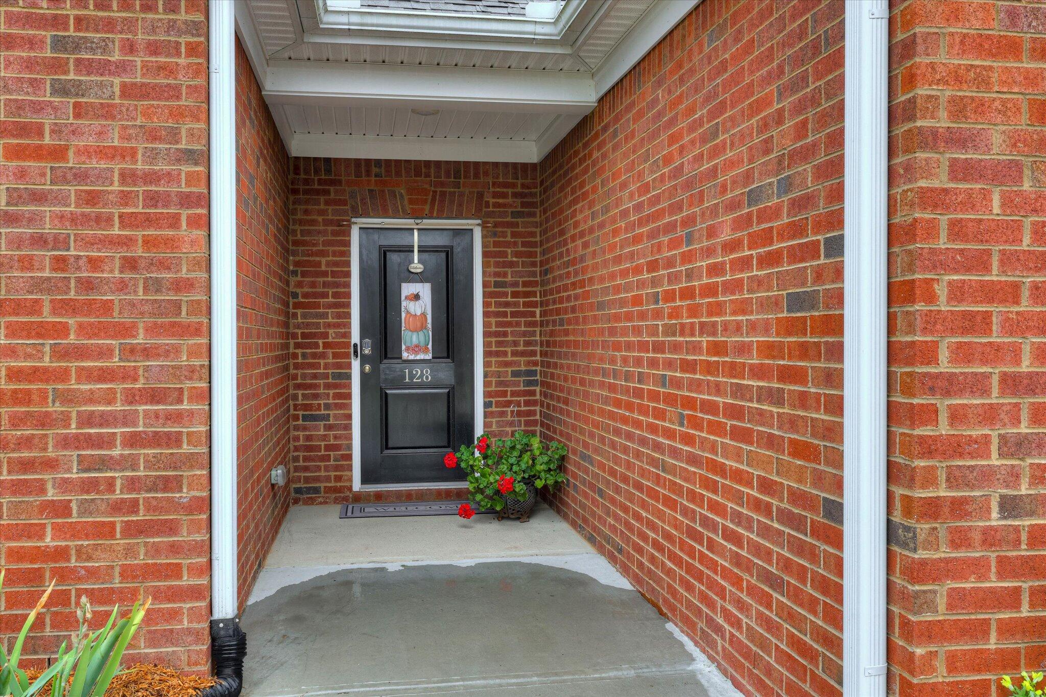 128 Fitzsimmons Drive Property Photo 2