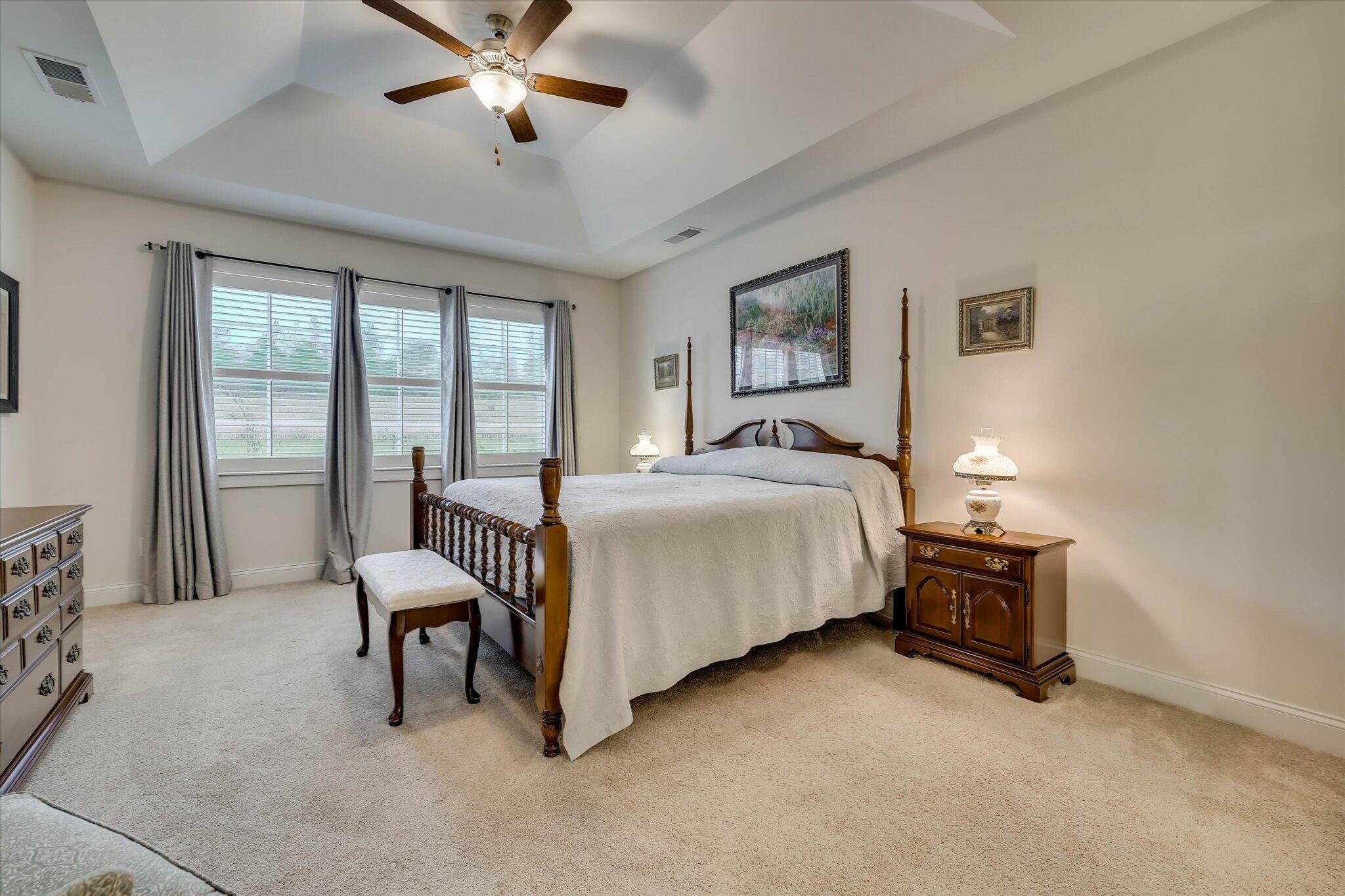 128 Fitzsimmons Drive Property Photo 26