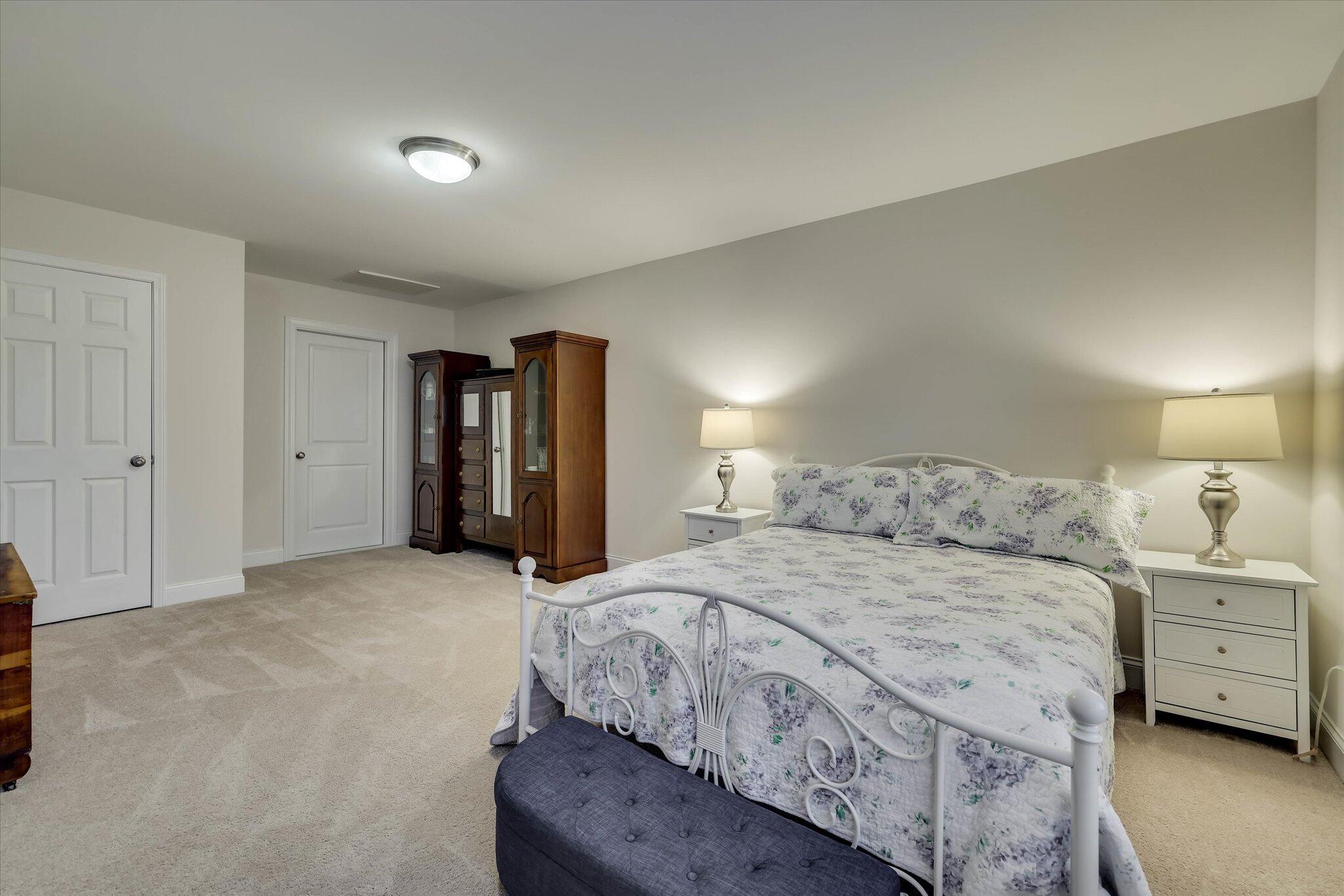 128 Fitzsimmons Drive Property Photo 39