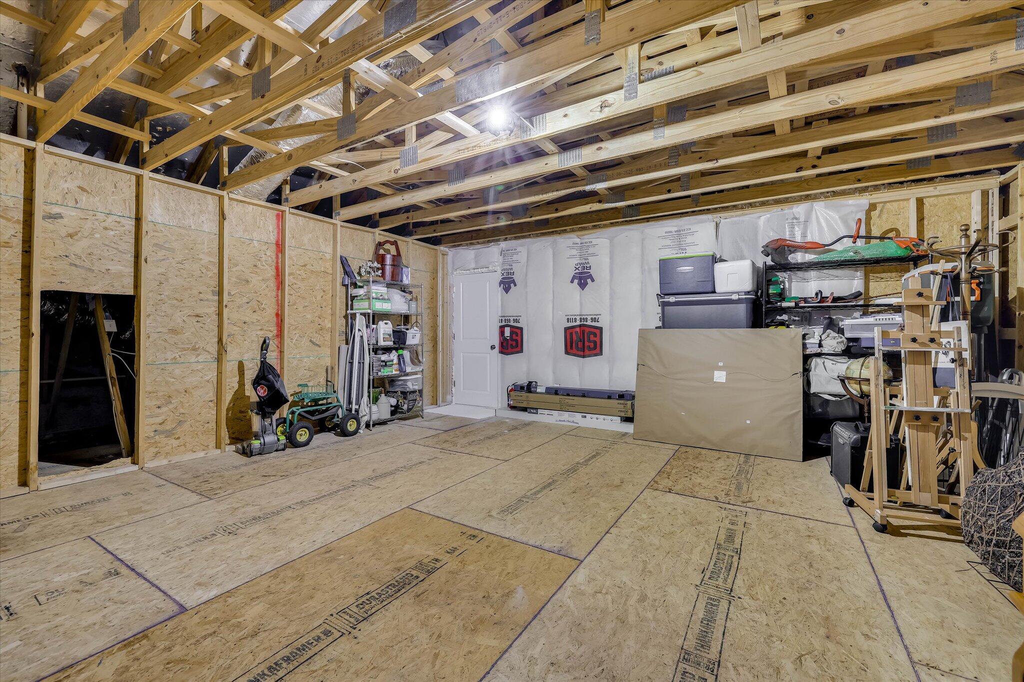 128 Fitzsimmons Drive Property Photo 44