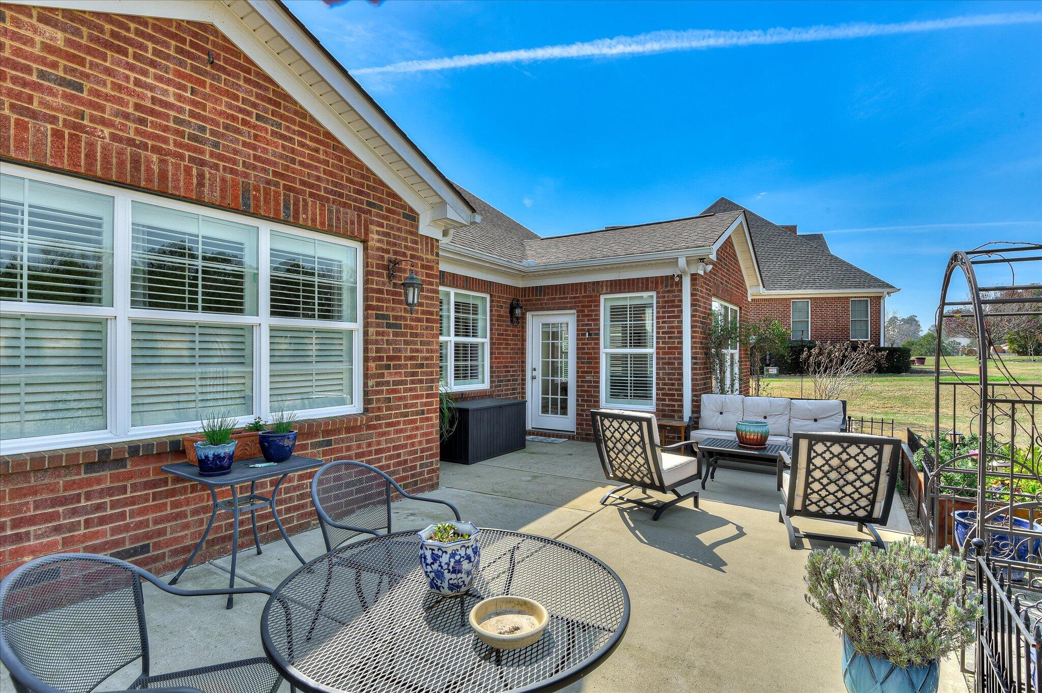 128 Fitzsimmons Drive Property Photo 46
