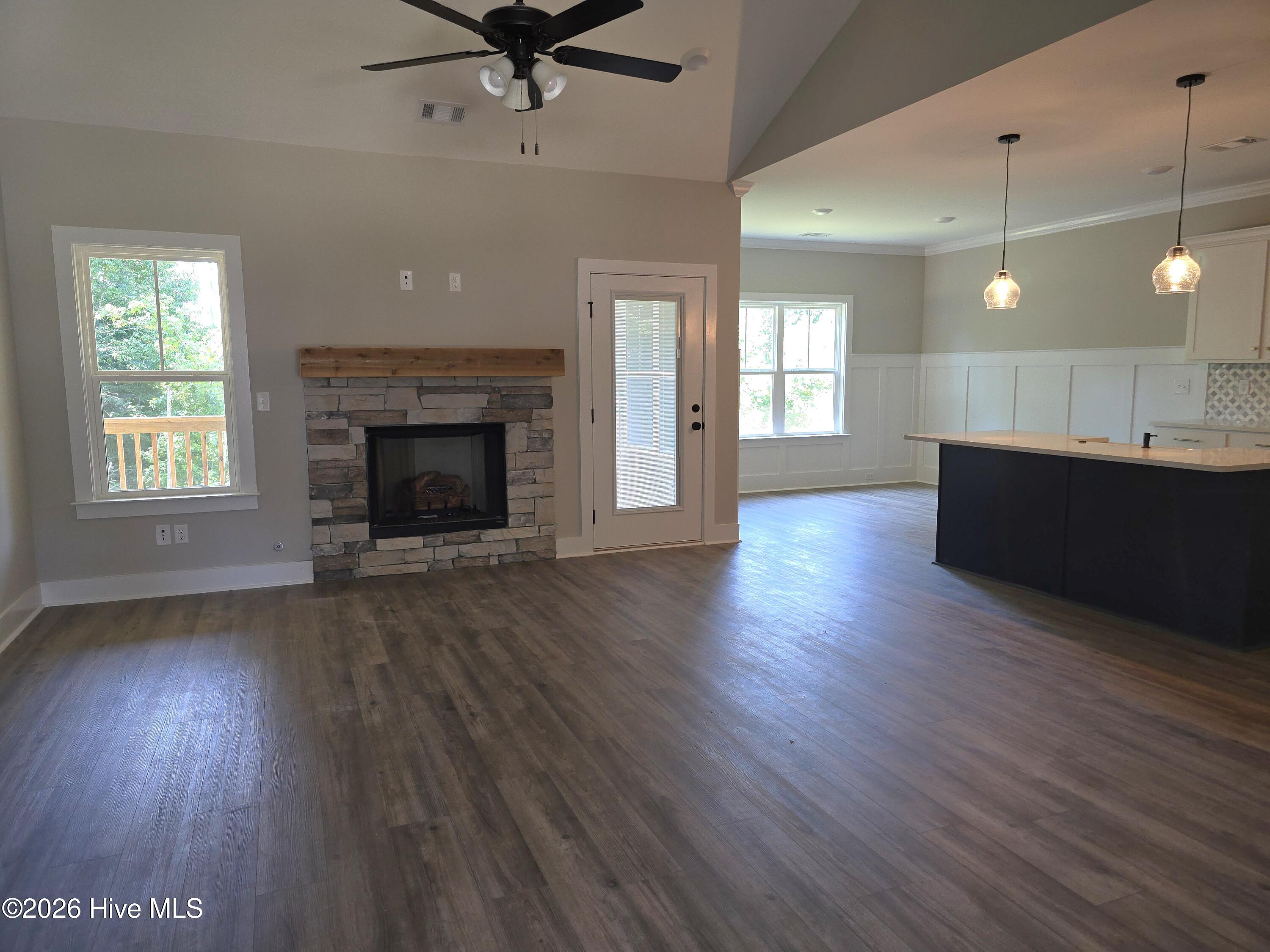 122 Rippling Creek Lane Property Photo 6
