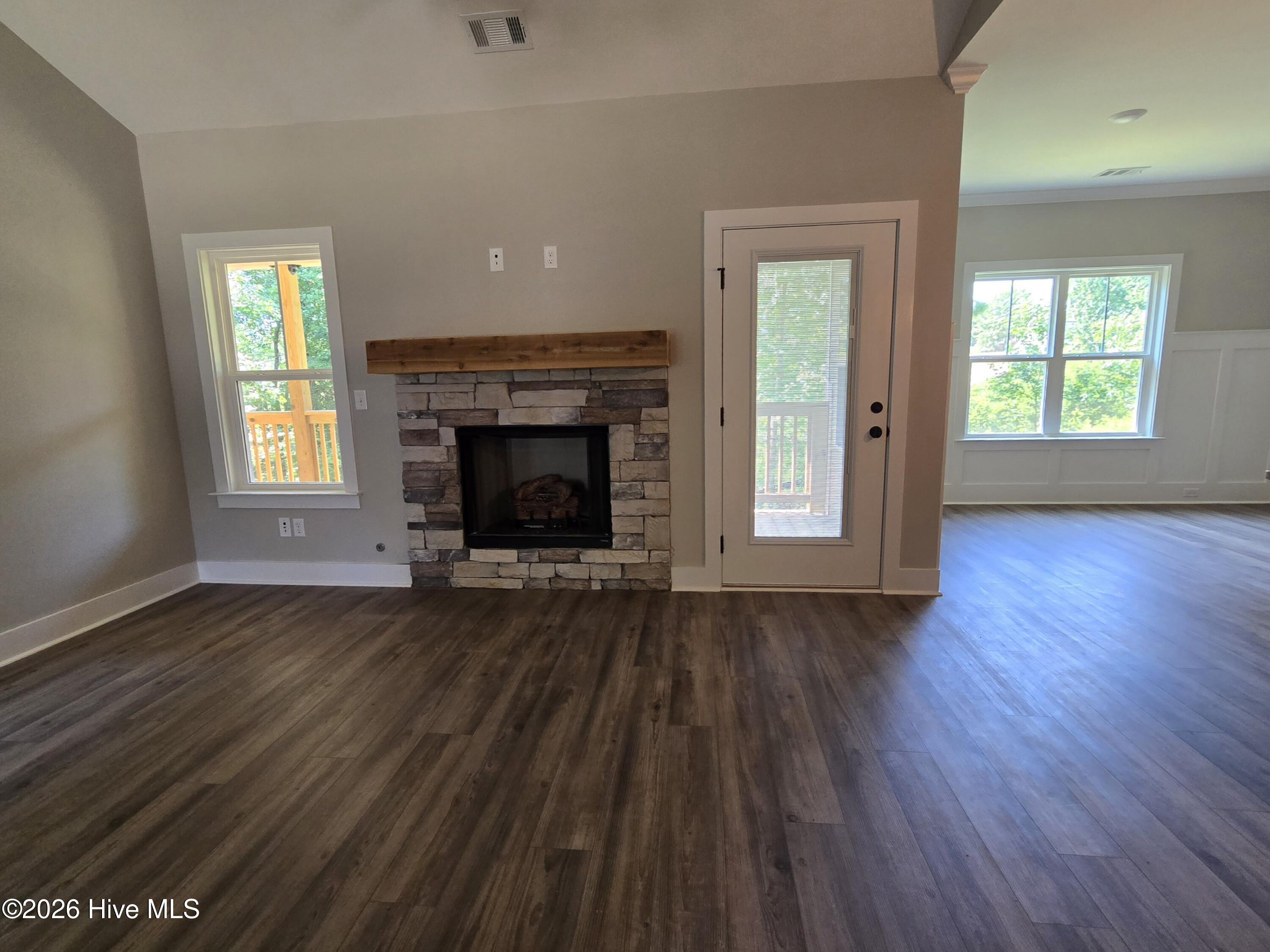 122 Rippling Creek Lane Property Photo 7