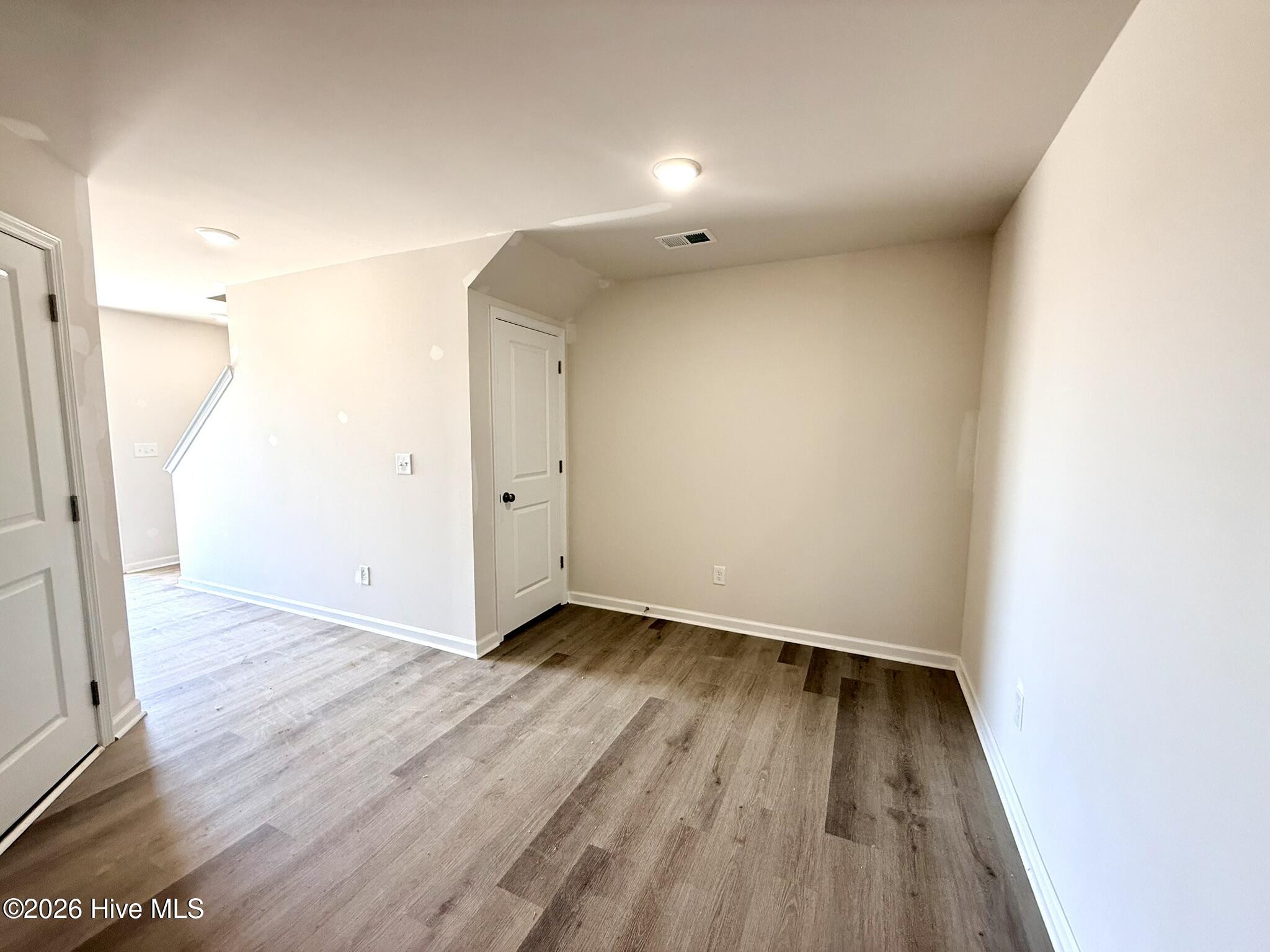 300 Kirkstall Place Property Photo 10
