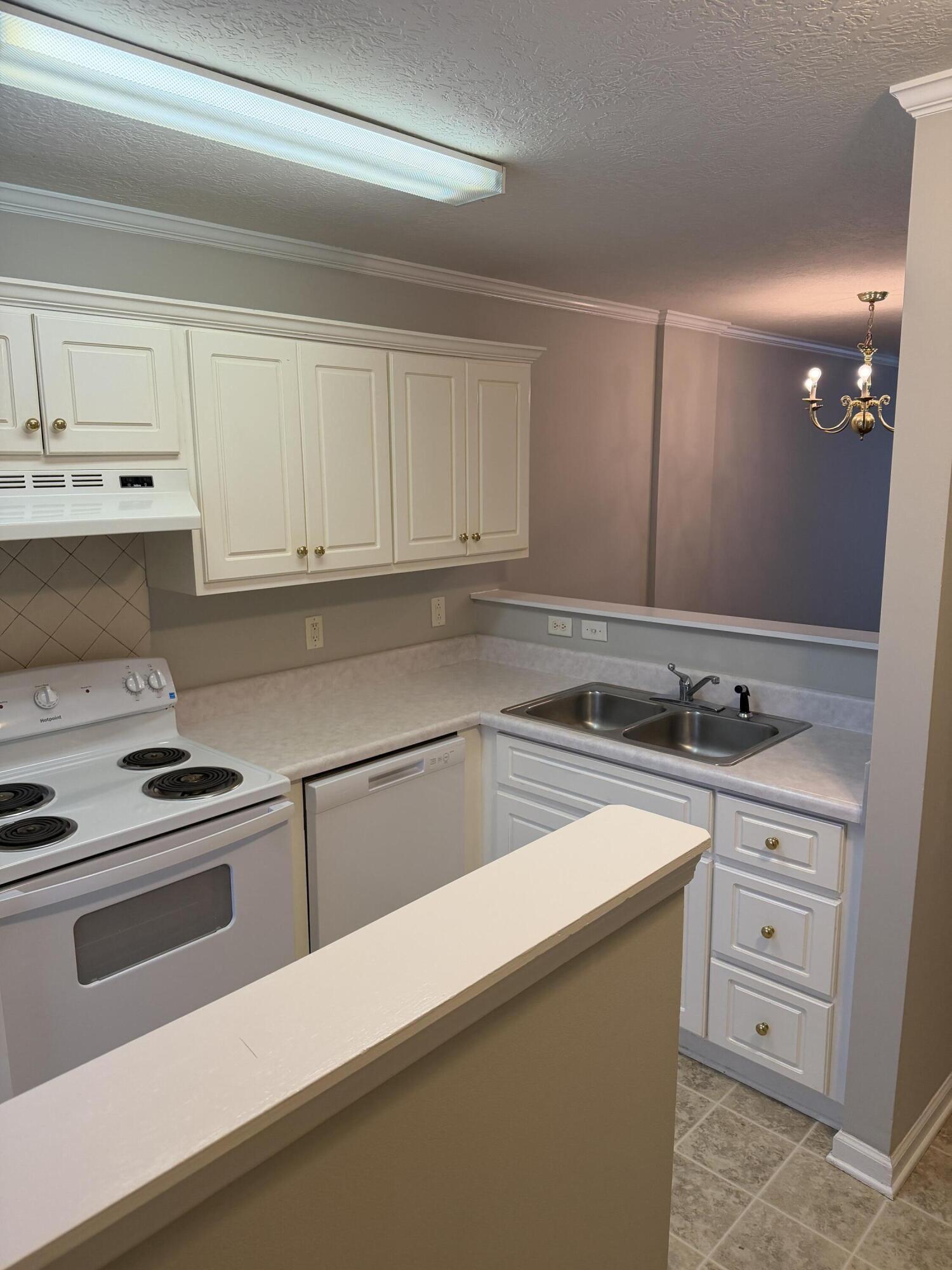124 Brittany Way Property Photo 8