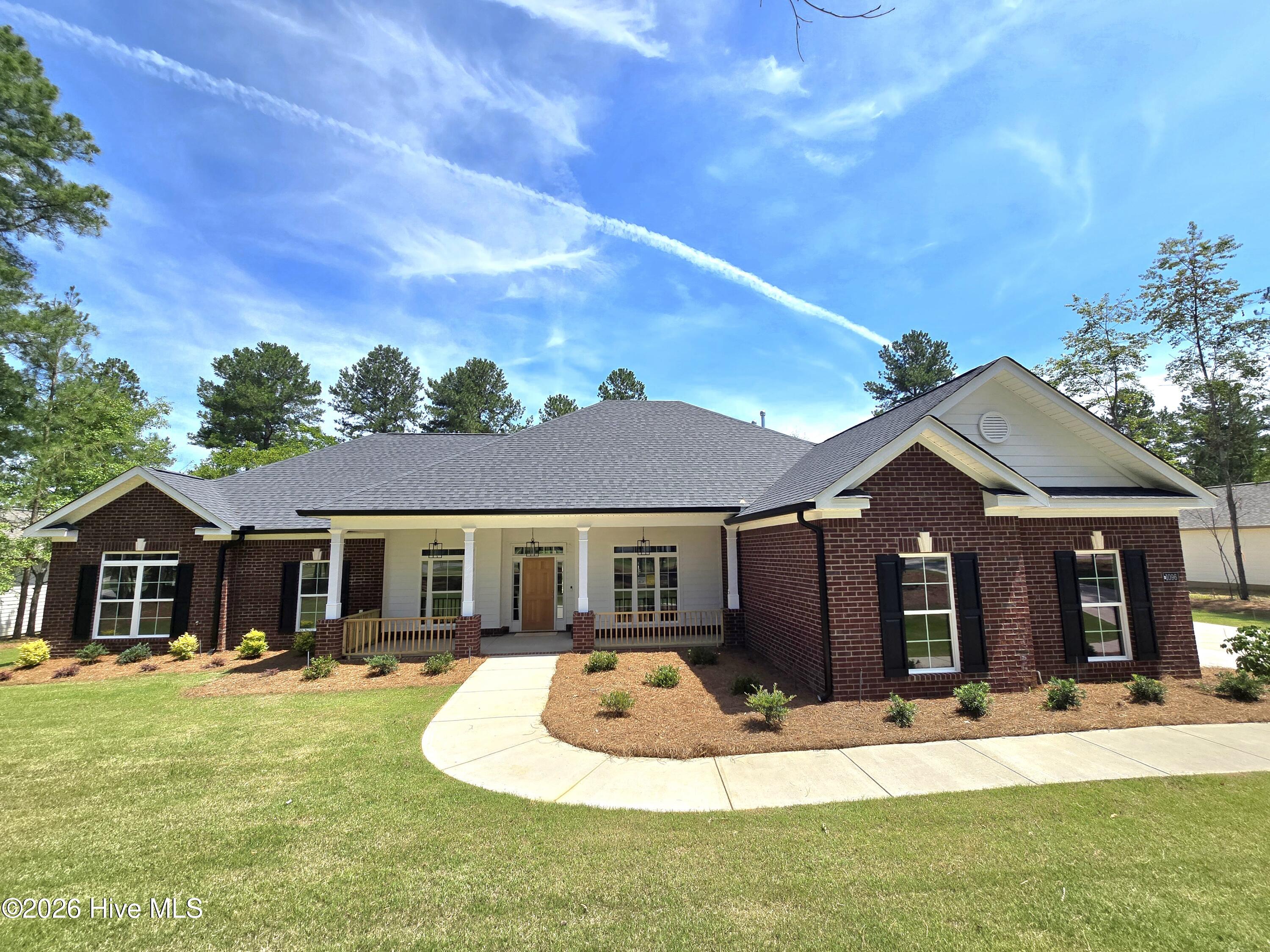 1096 Bellingham Drive Property Photo 1