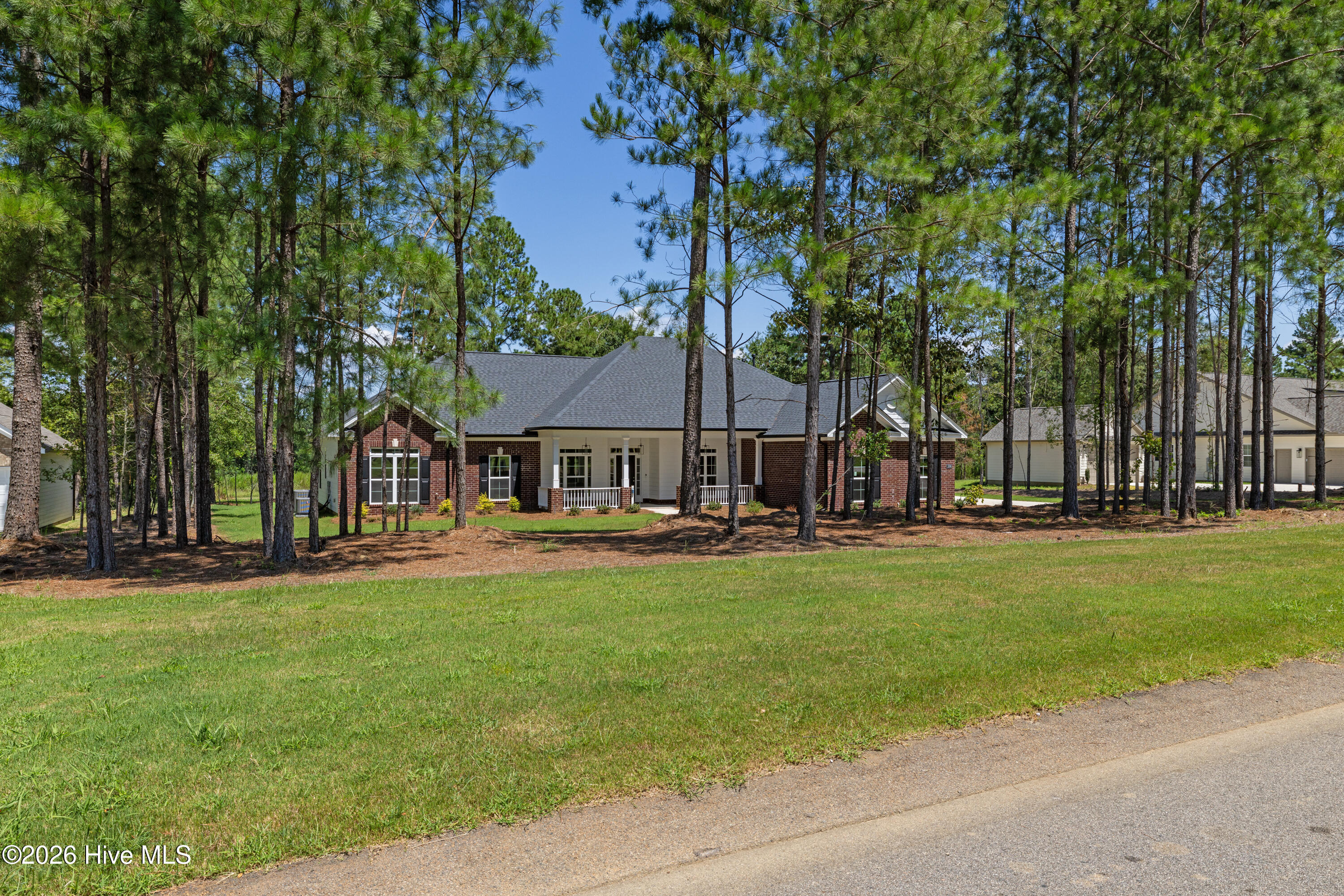 1096 Bellingham Drive Property Photo 2