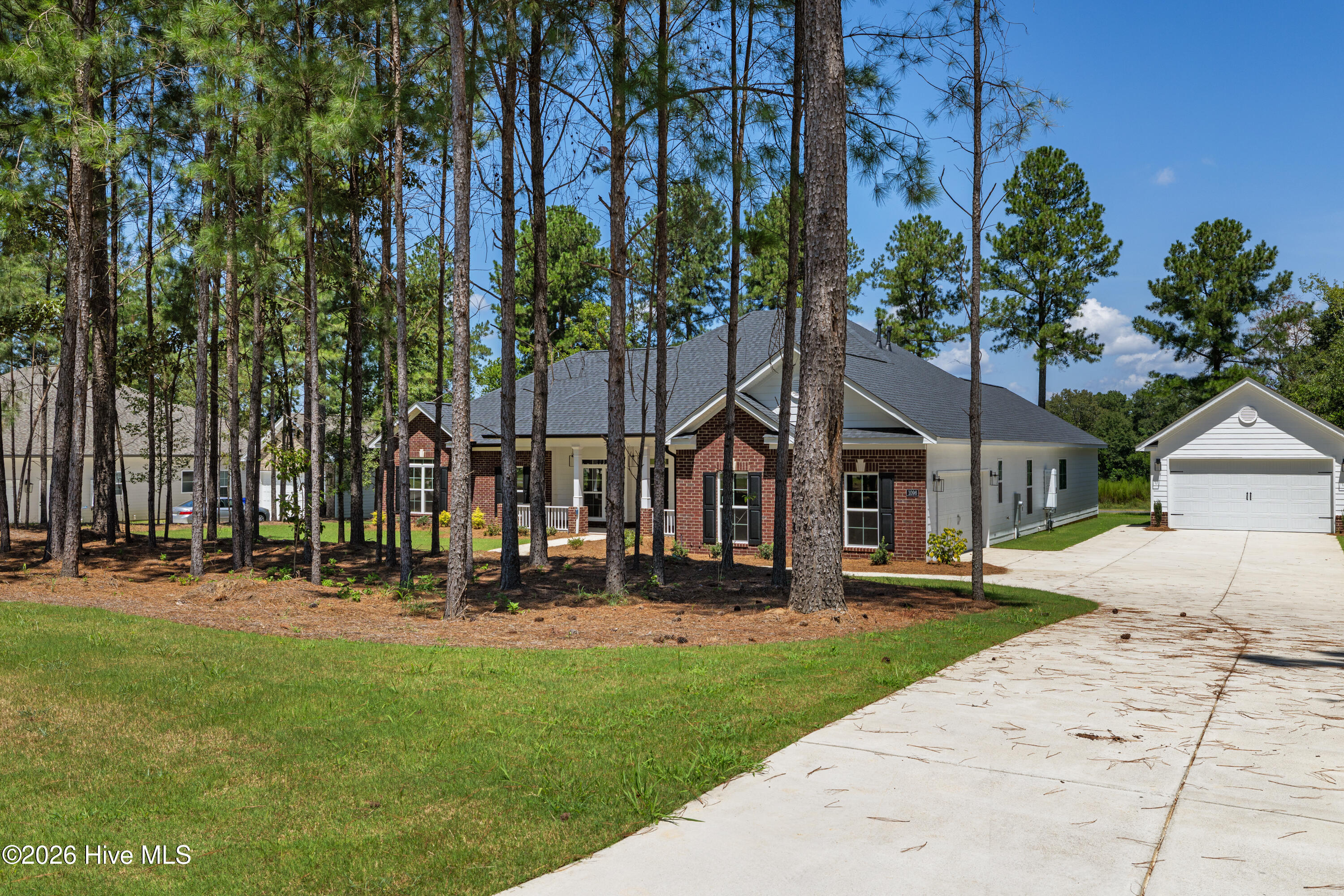 1096 Bellingham Drive Property Photo 4