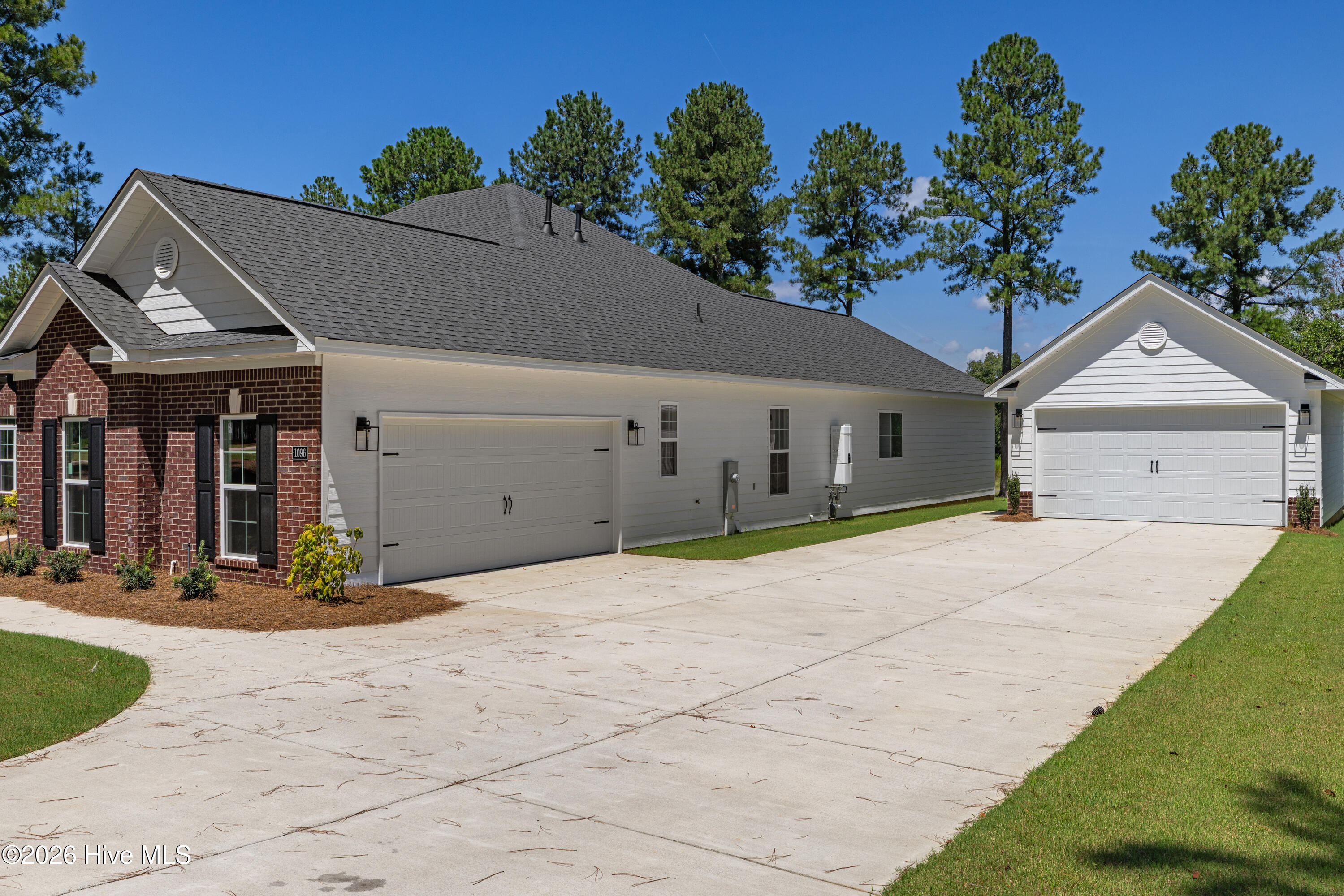 1096 Bellingham Drive Property Photo 8