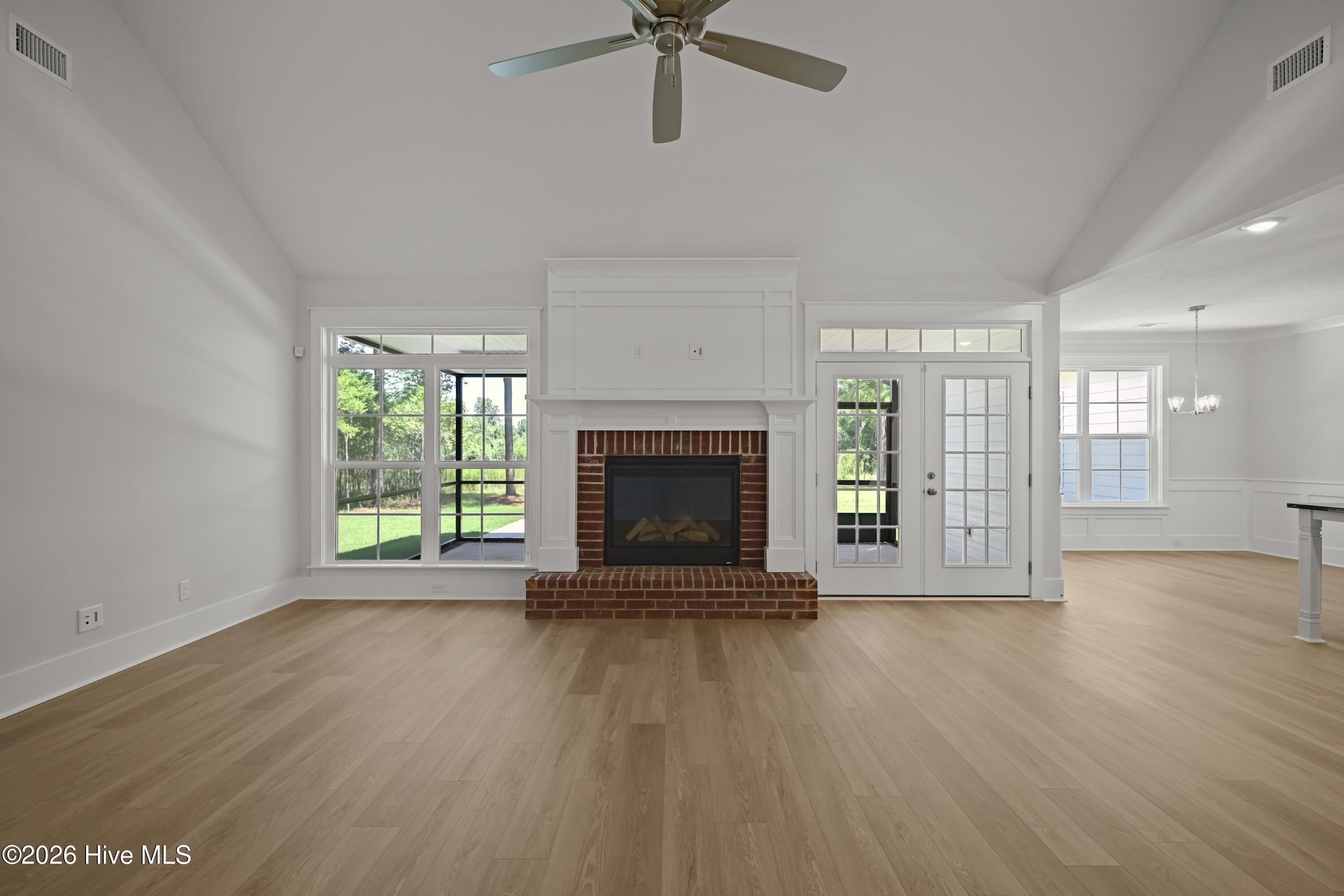 1096 Bellingham Drive Property Photo 18