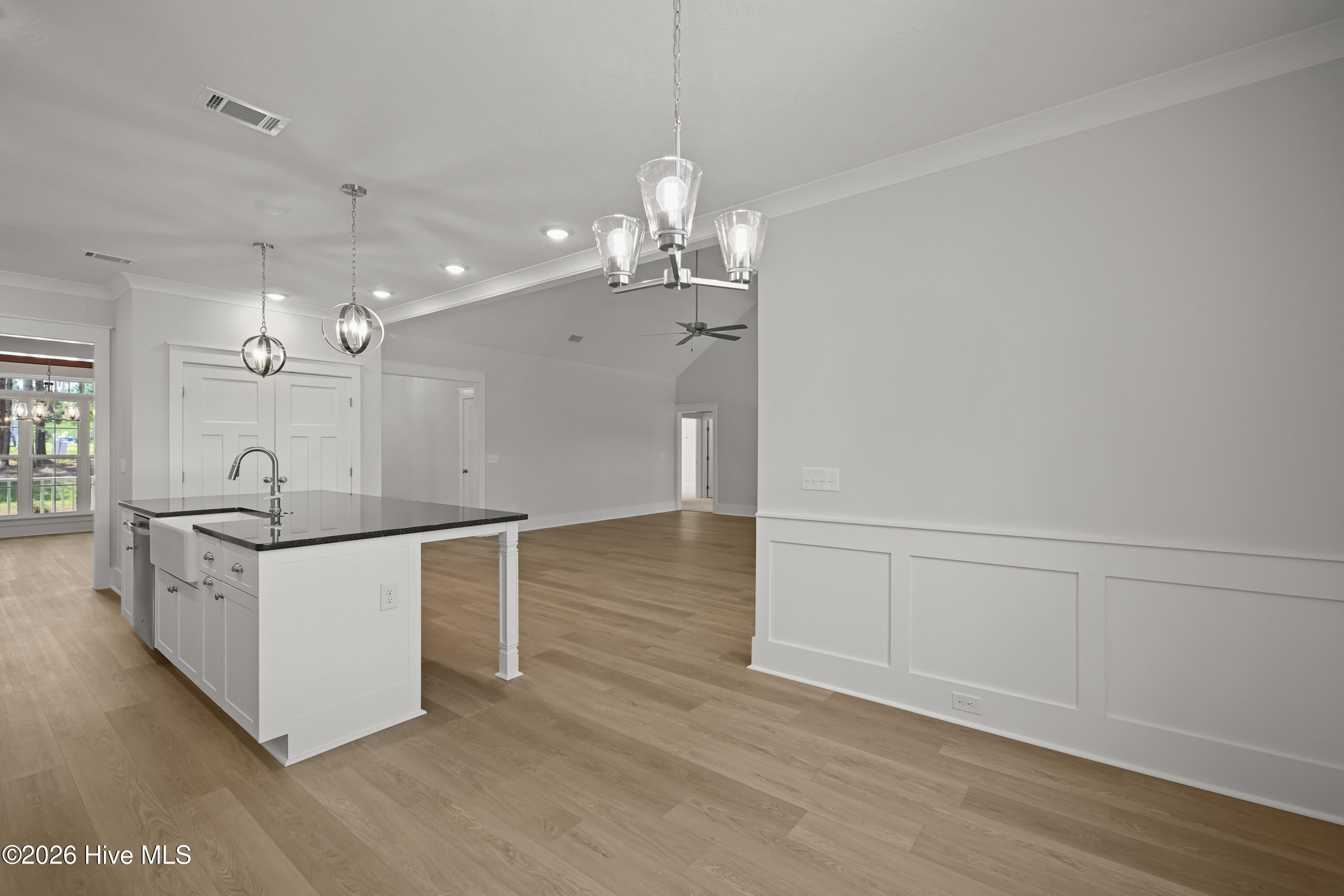 1096 Bellingham Drive Property Photo 33