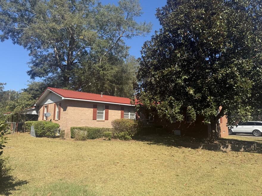 500 Circle Drive Property Photo 1