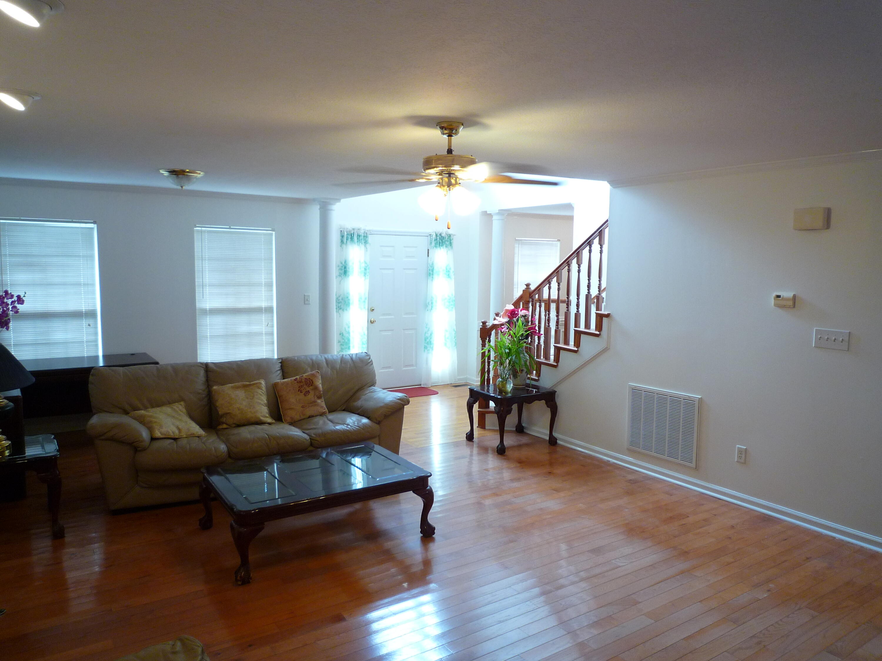 4045 Dowling Drive Property Photo 5