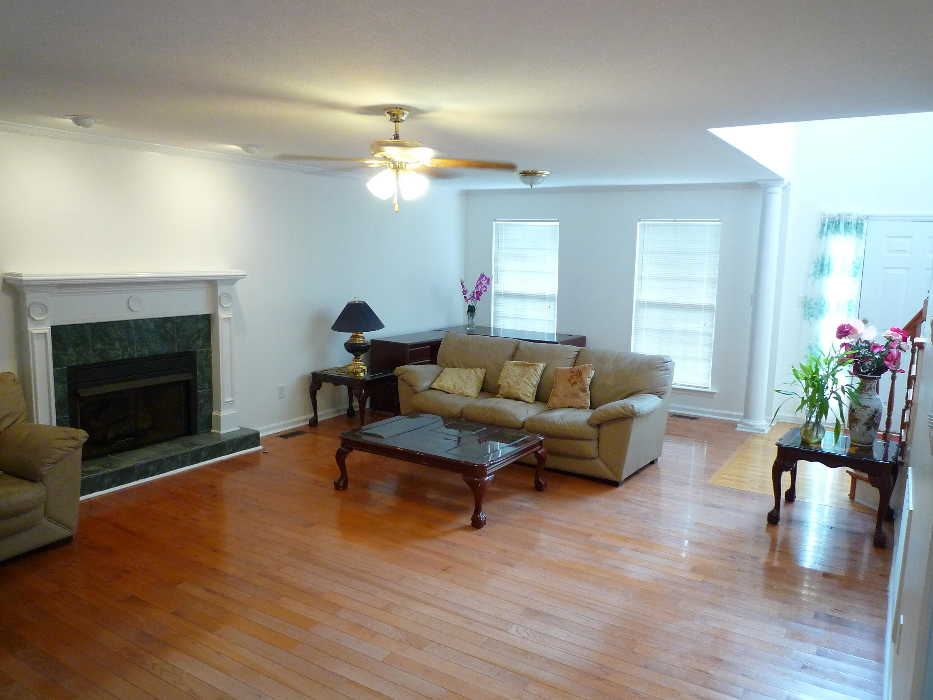 4045 Dowling Drive Property Photo 6