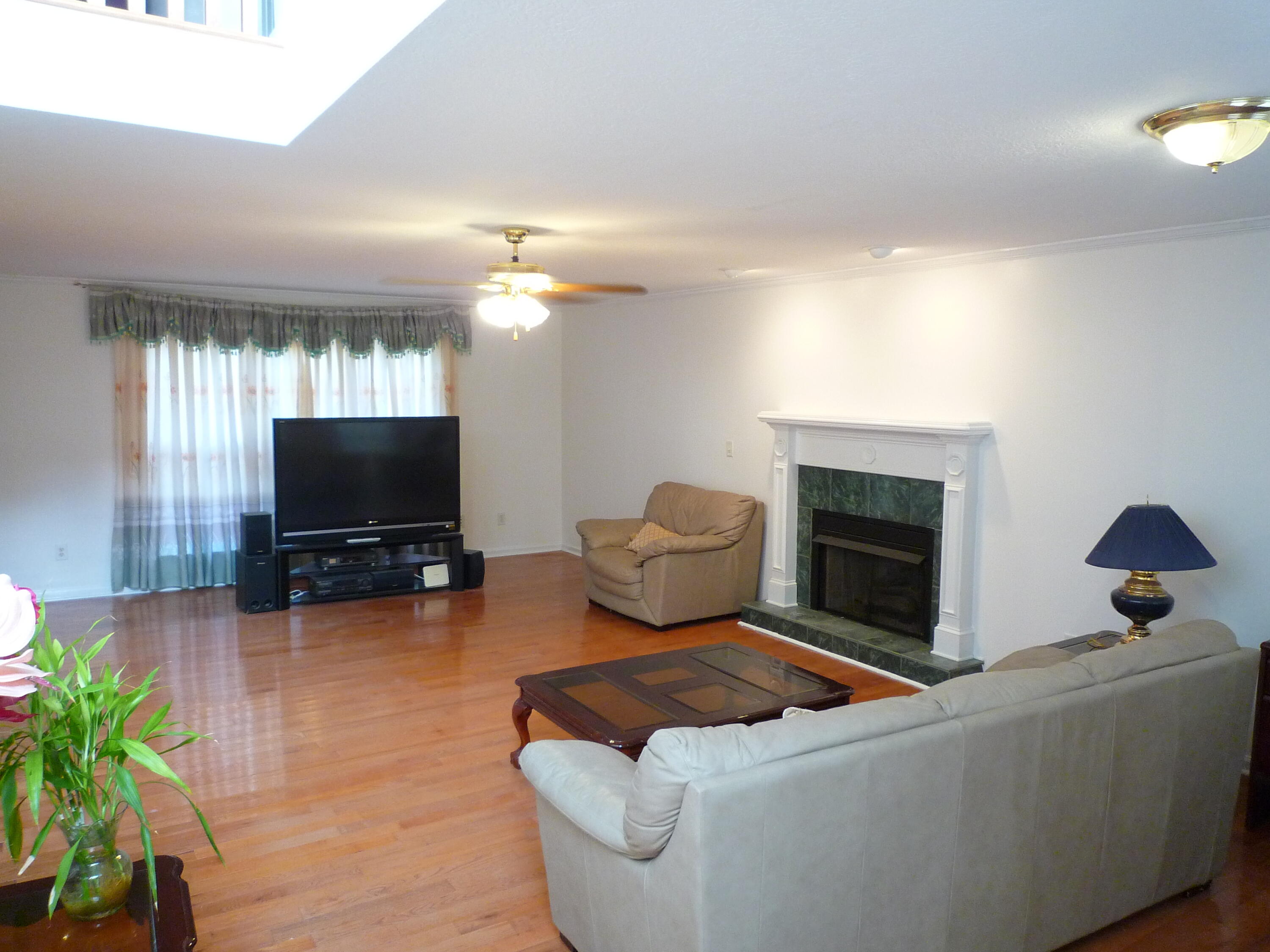 4045 Dowling Drive Property Photo 7