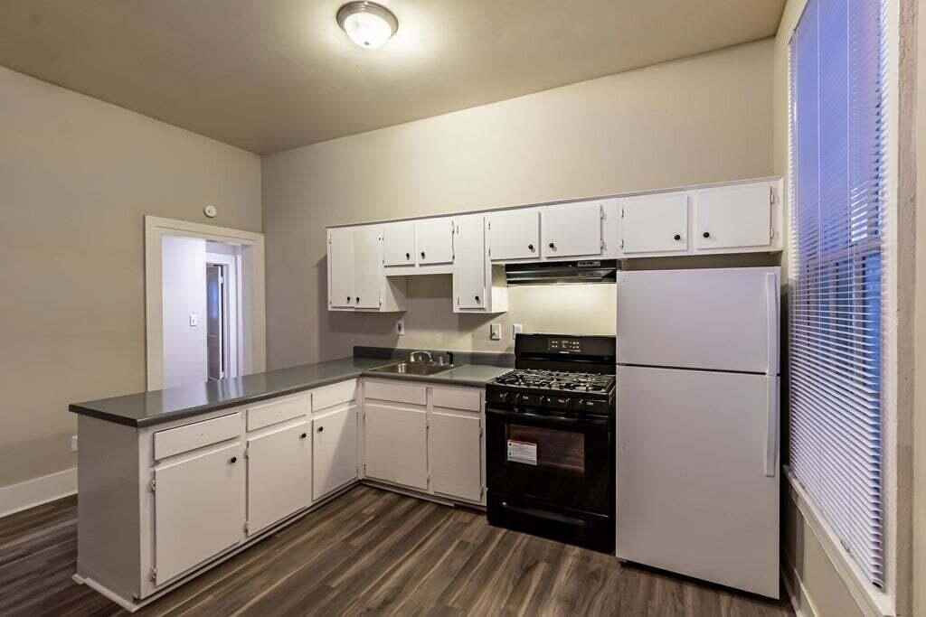 305 Walker Street Property Photo 1