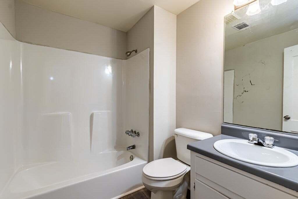 305 Walker Street Property Photo 6