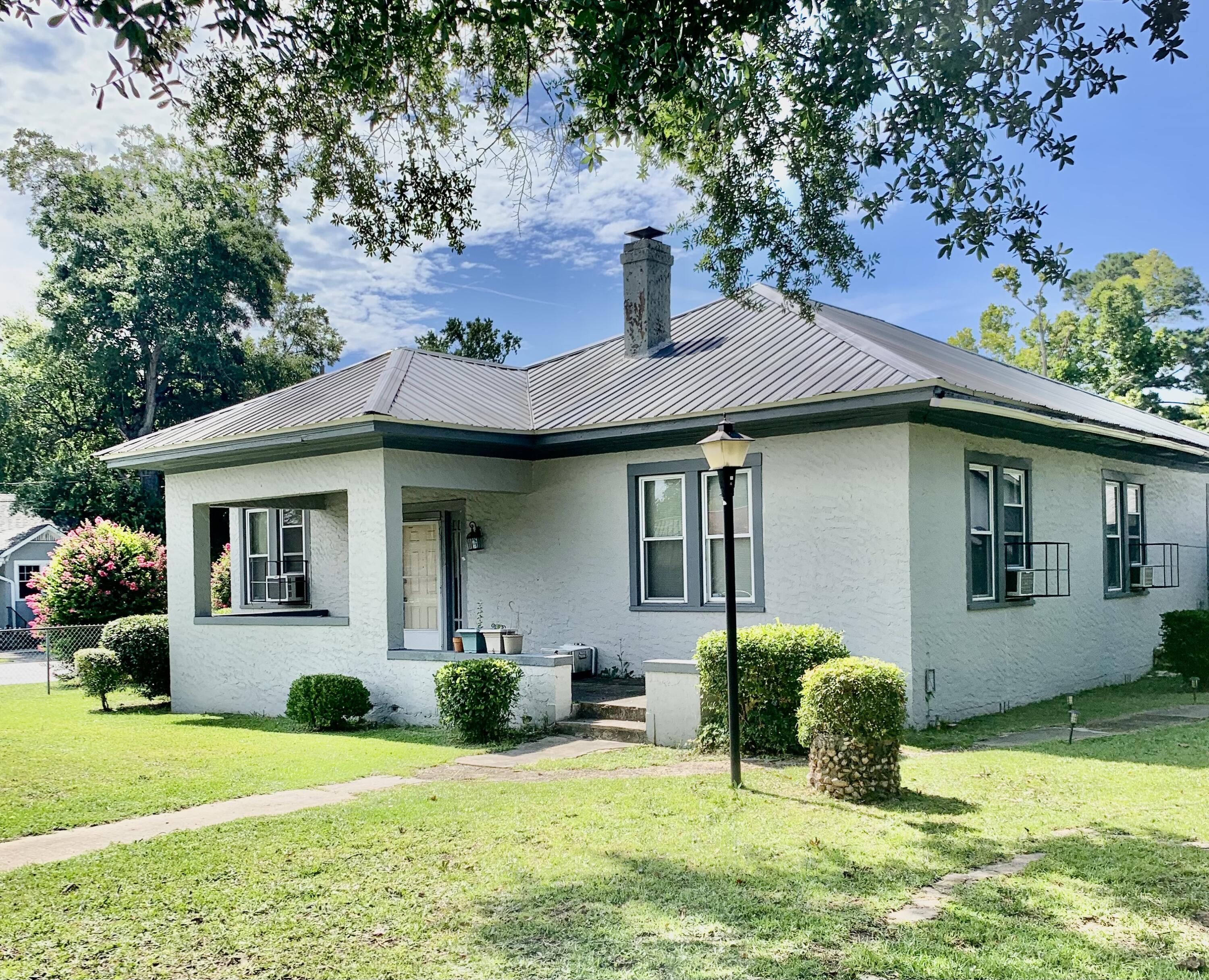 1712 Central Avenue Property Photo 8