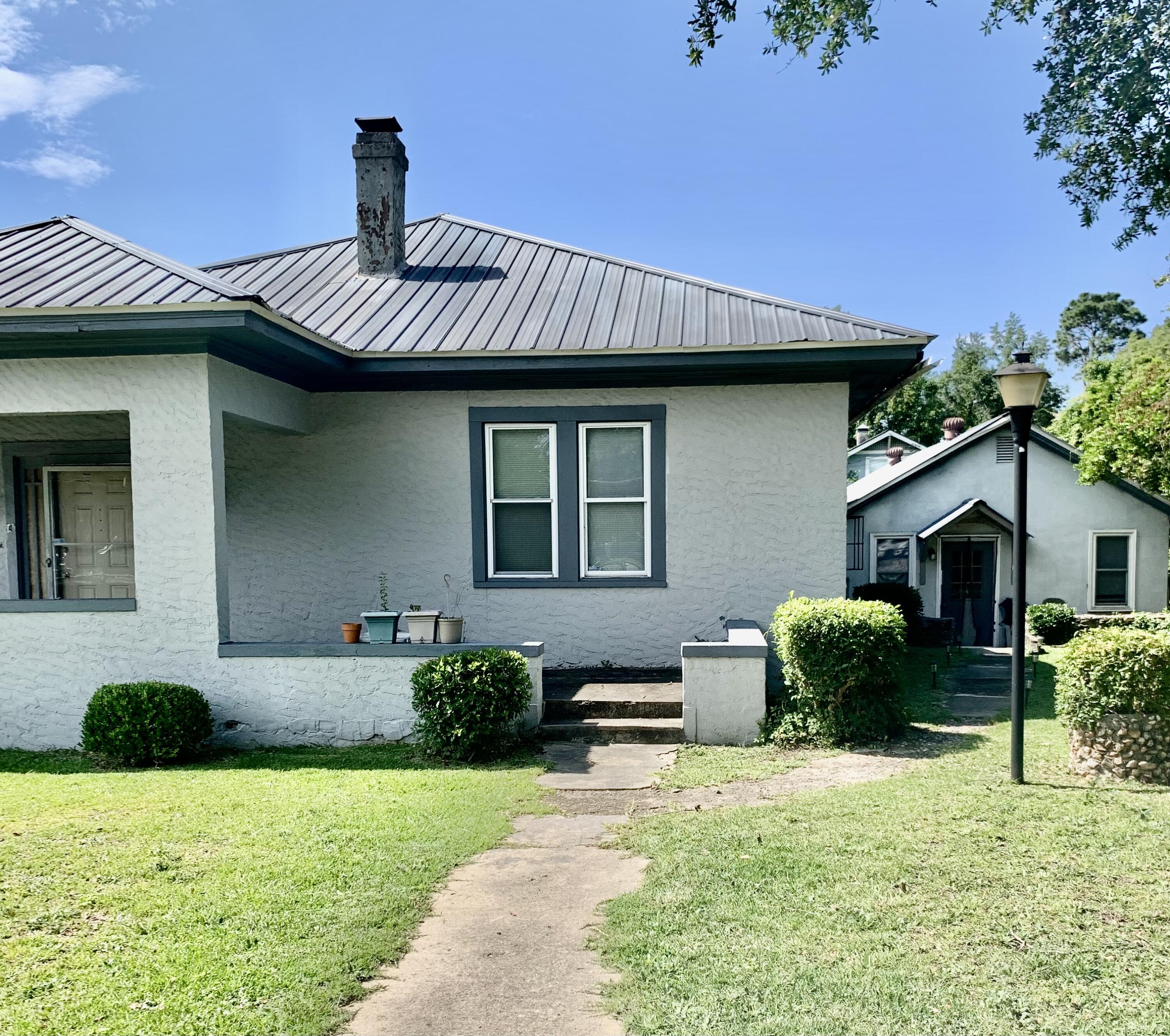 1712 Central Avenue Property Photo 9