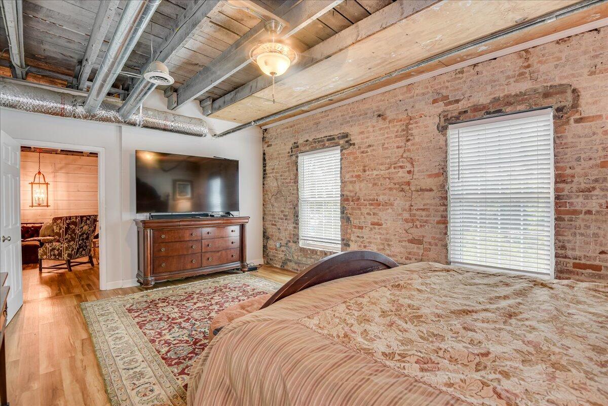 114 W 6th Street Property Photo 62