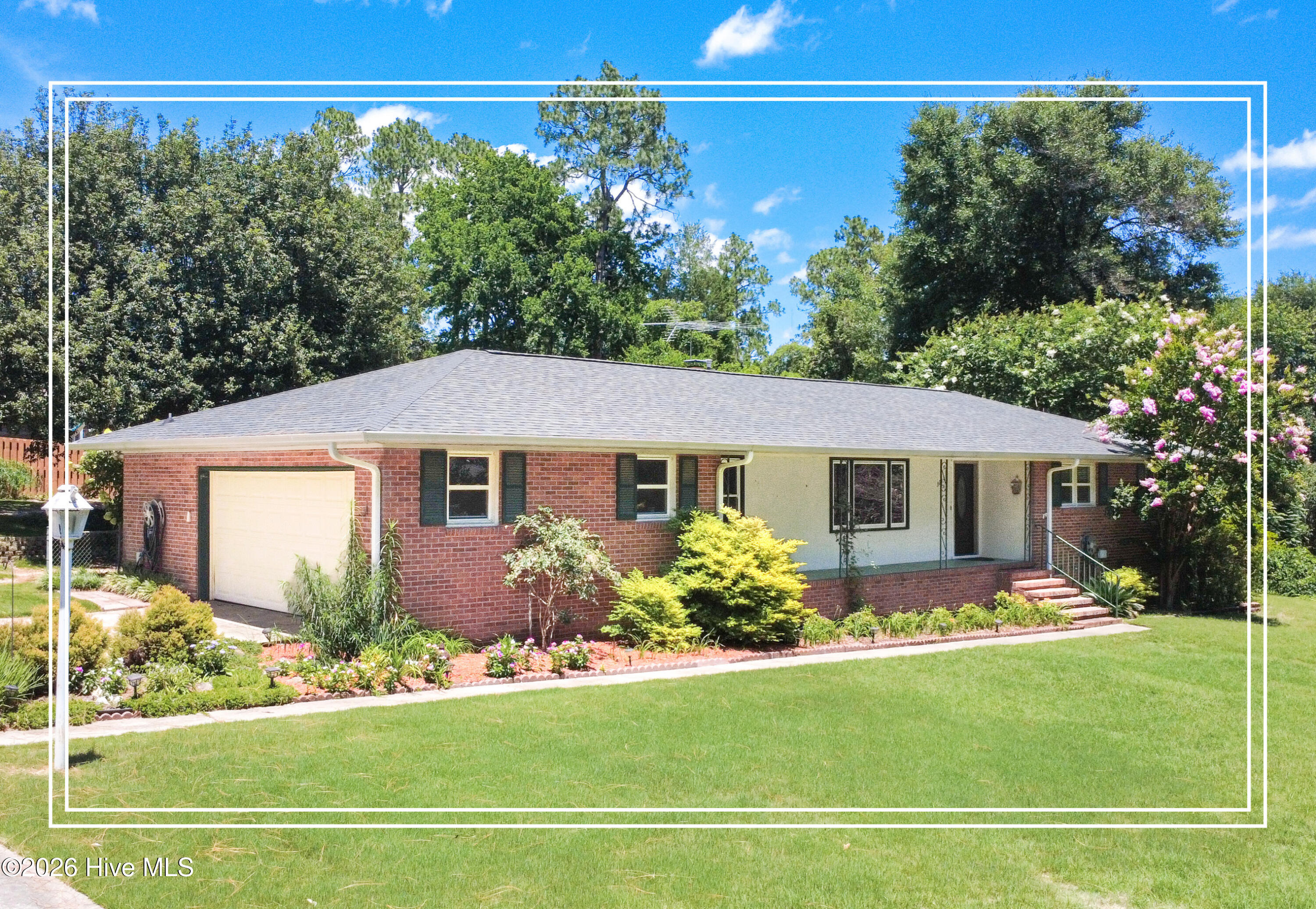 3215 Colonial Drive Property Photo 1