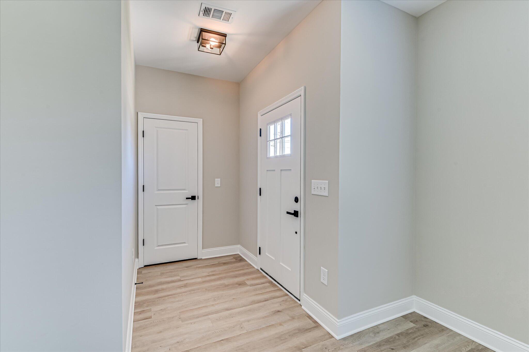 1590 Lee Beard Way Property Photo 4